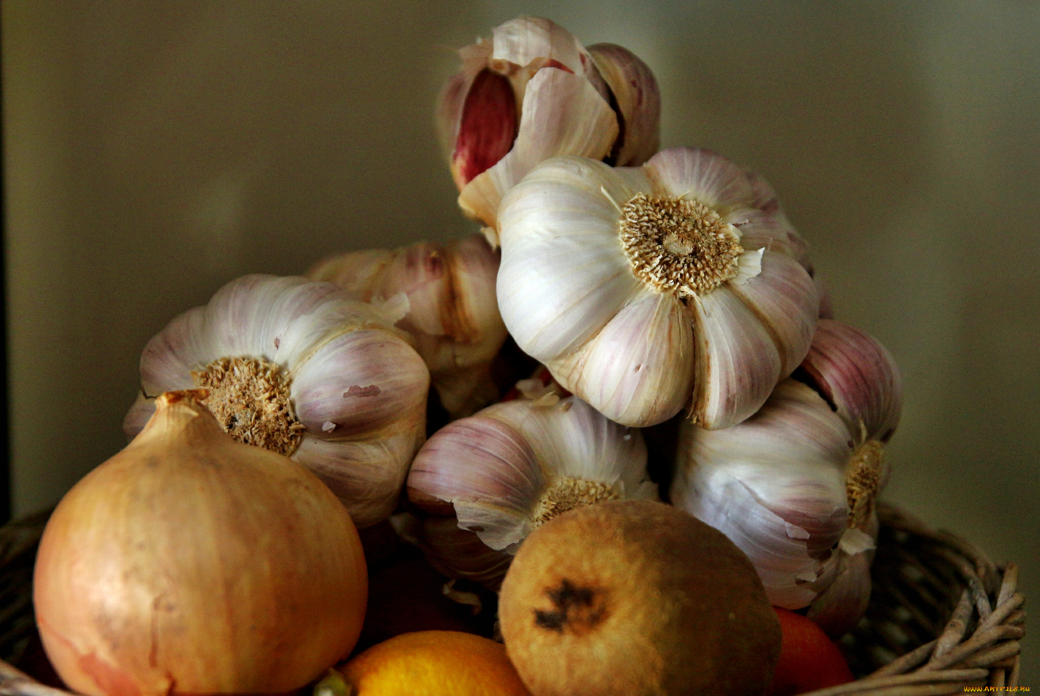 еда, фрукты, овощи, вместе, корзинка, лук, чеснок, киви, апельсин