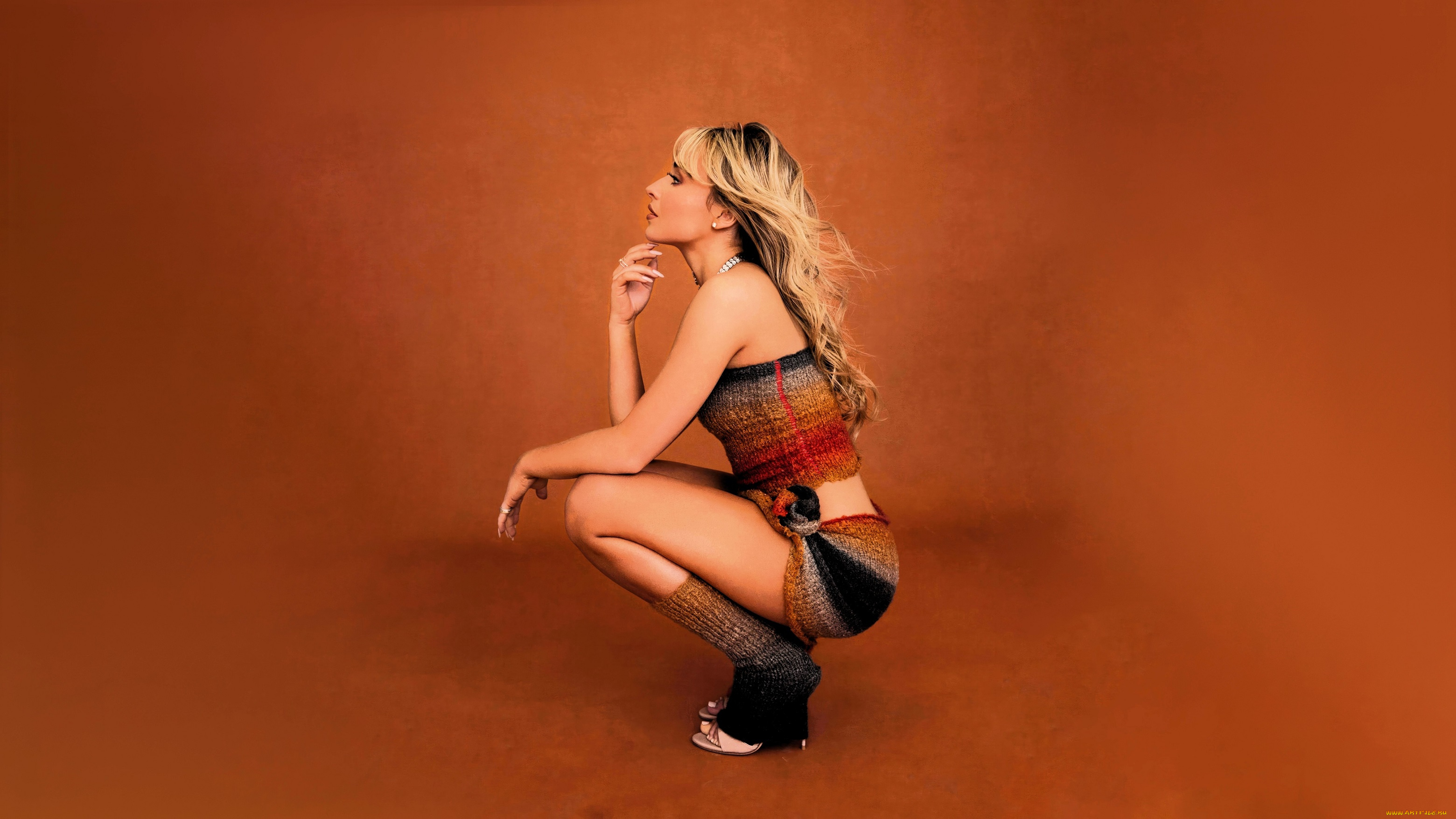 девушки, sabrina, carpenter, блондинка, топ, юбка, гольфы