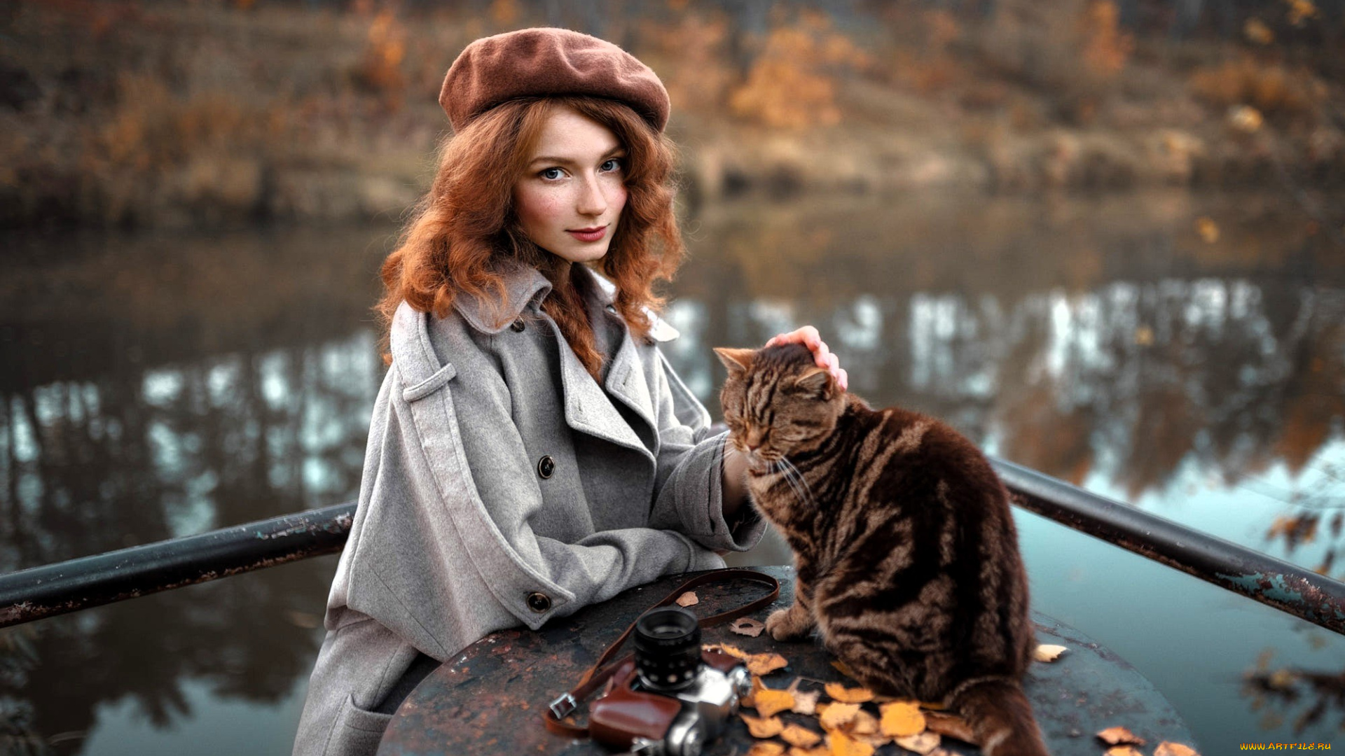 девушки, -, рыжеволосые, и, разноцветные, рыжая, берет, пальто, кот, листья, осень, фотоаппарат, озеро