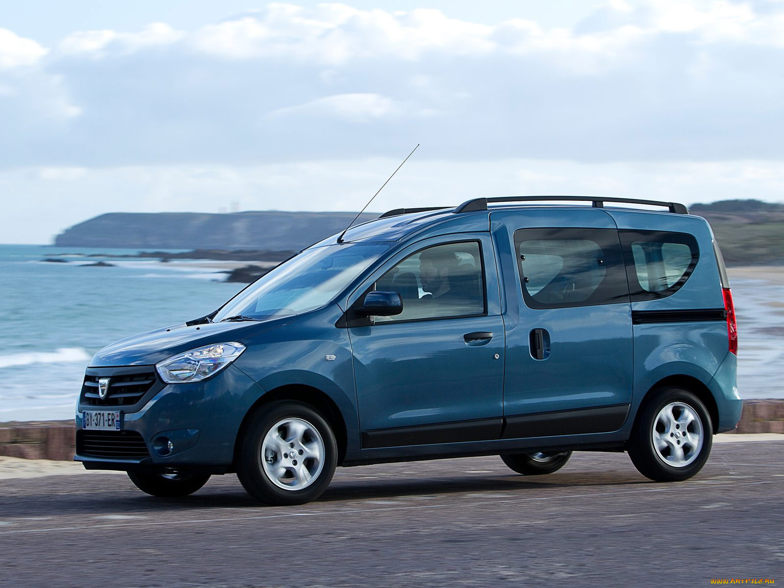 автомобили, dacia