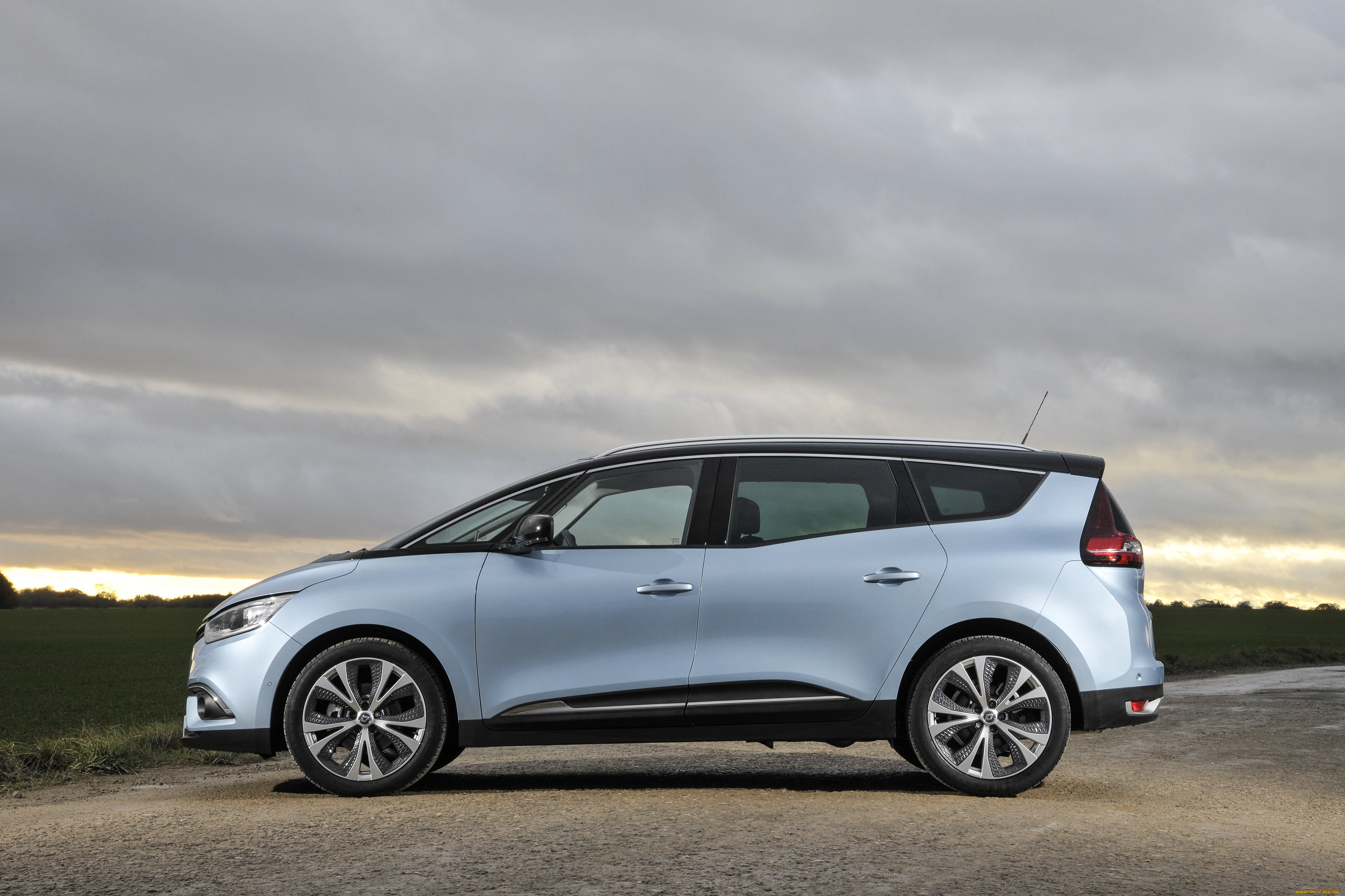 автомобили, renault