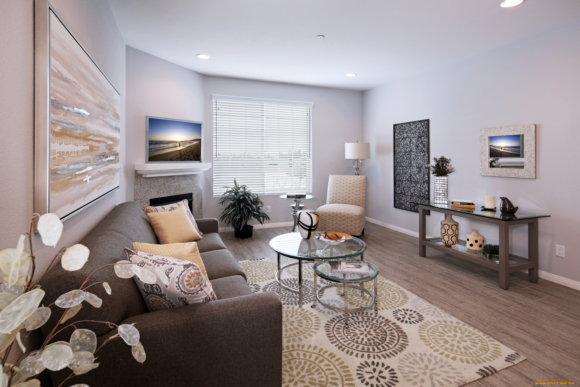 интерьер, гостиная, столы, кресло, диван, картины, жалюзи, окно, комната