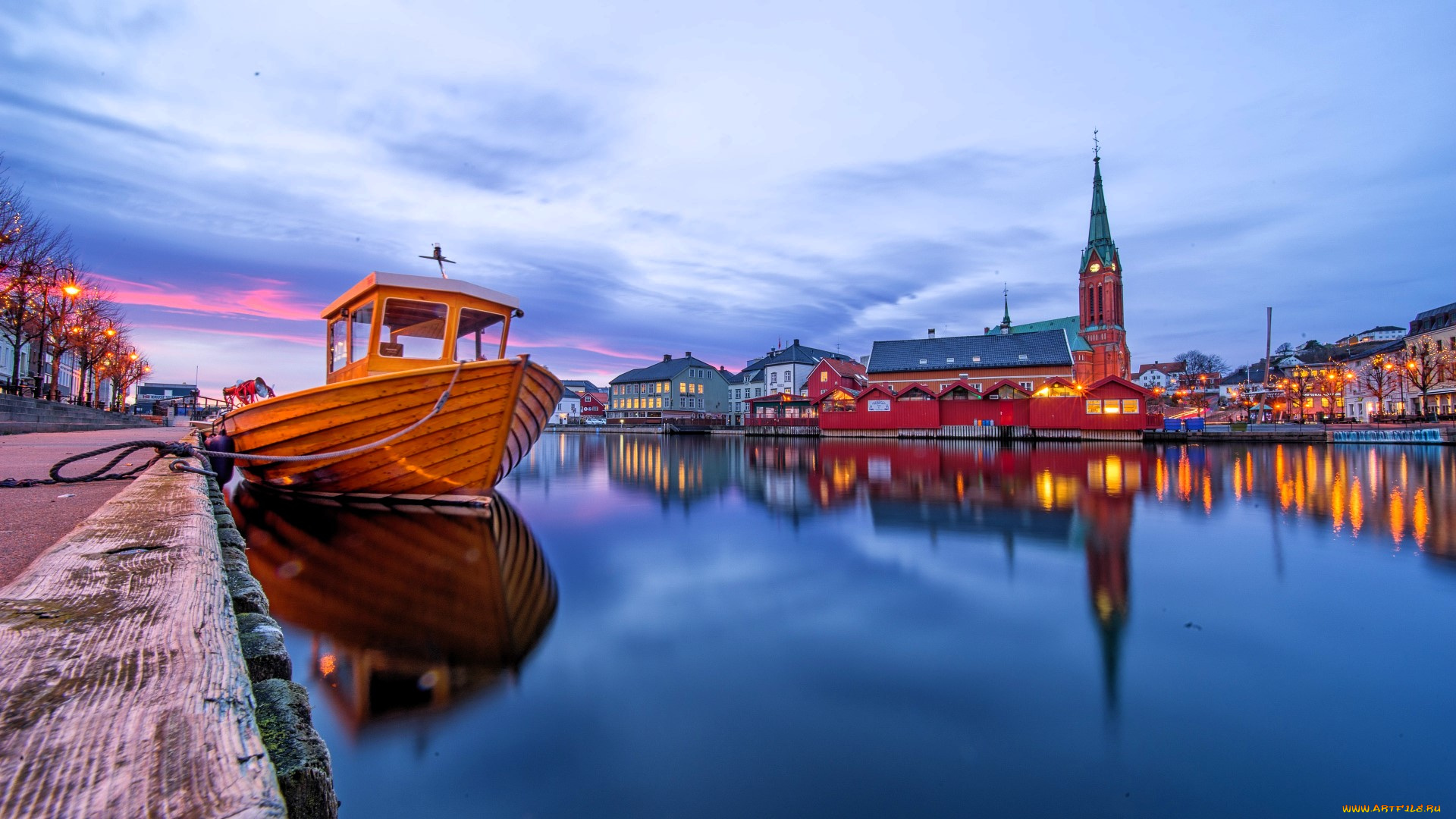 norway, , church, , norway, , arendal, города, -, улицы, , площади, , набережные, деревья, берега, лодка, река, здания, дома, ратуша, башня