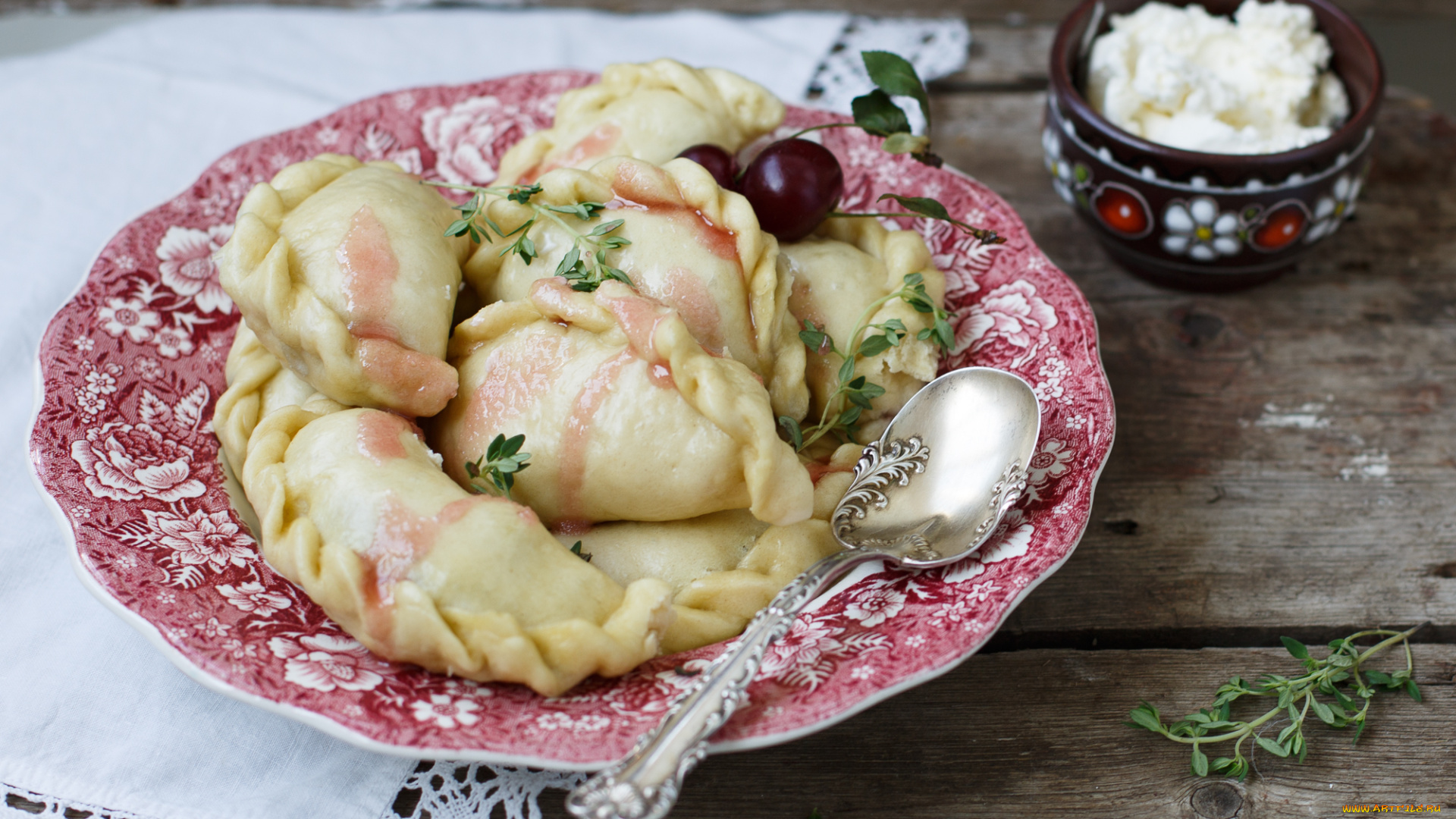 еда, пельмени, , манты, , вареники, вареники, с, вишней, тарелка, ложка