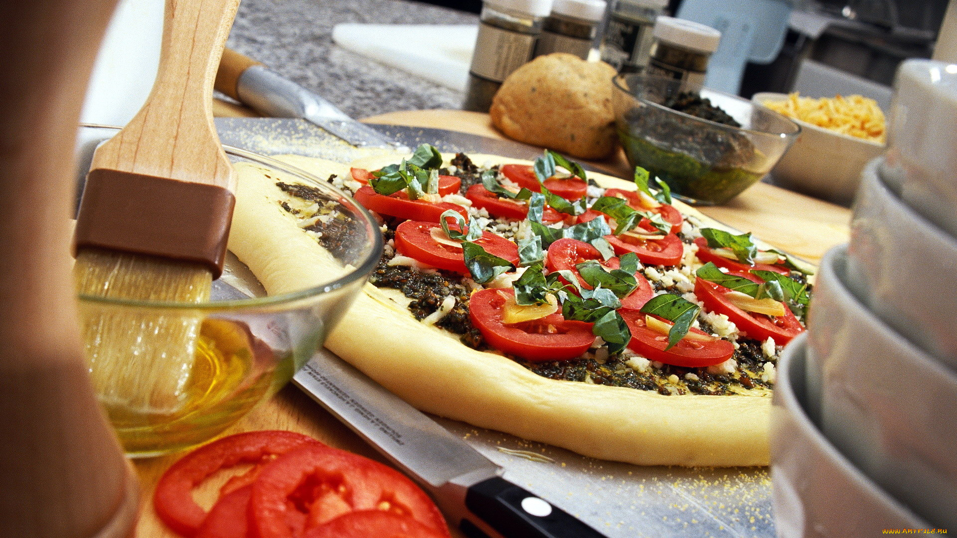 еда, пицца, масло, помидоры, специи