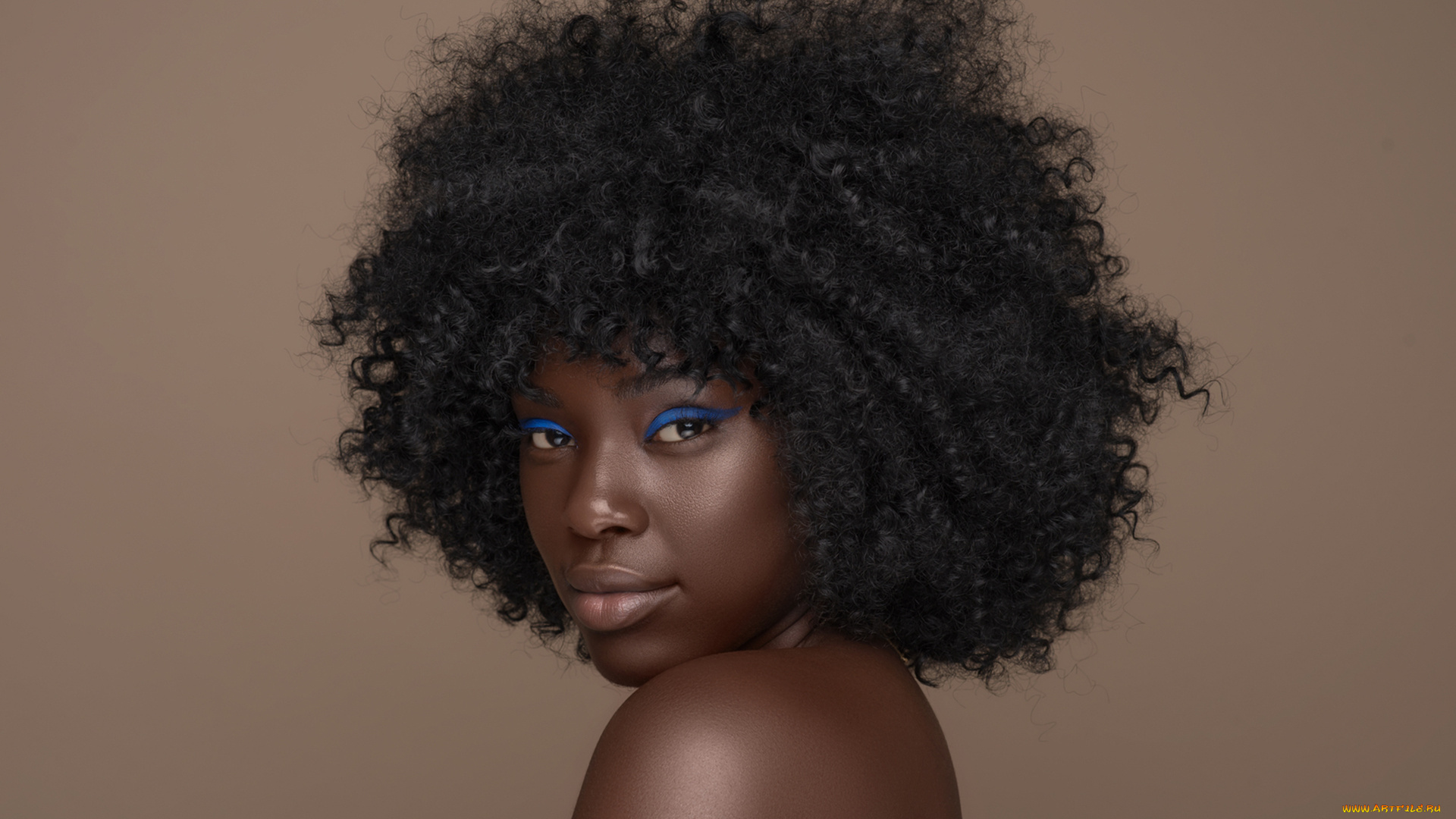 девушки, -unsort, , лица, , портреты, девушка, мулатка, портрет, темнокожая, лицо, взгляд, макияж, фотомодель, модель, причёска