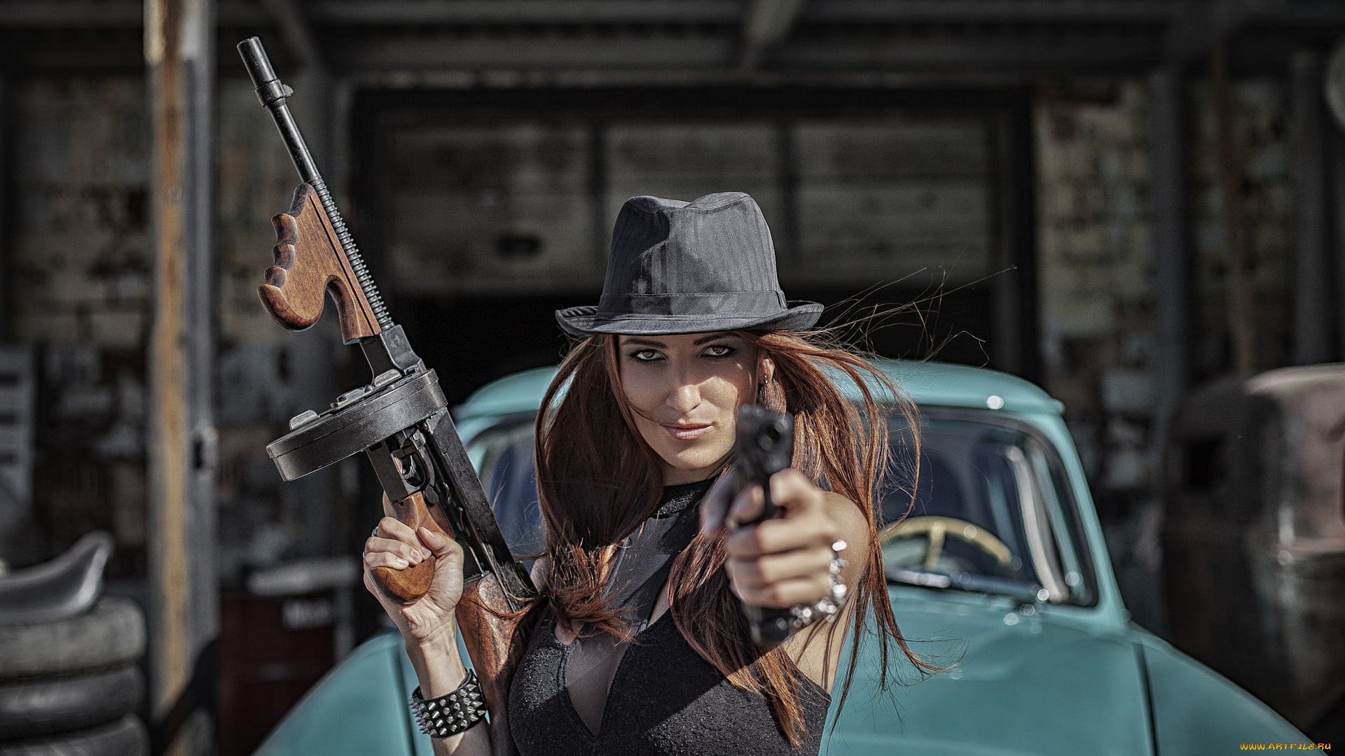 девушки, -, девушки, с, оружием, шатенка, шляпа, оружие, машина, сарай