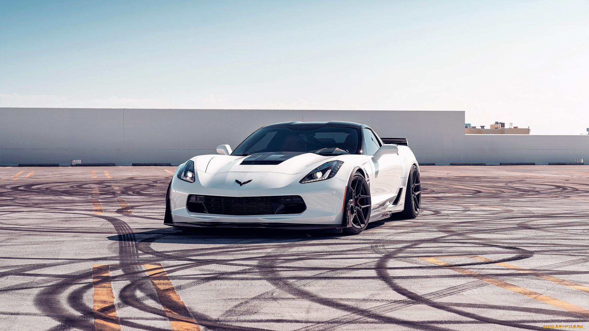 corvette, grand, sport, автомобили, corvette, белый, площадка, следы
