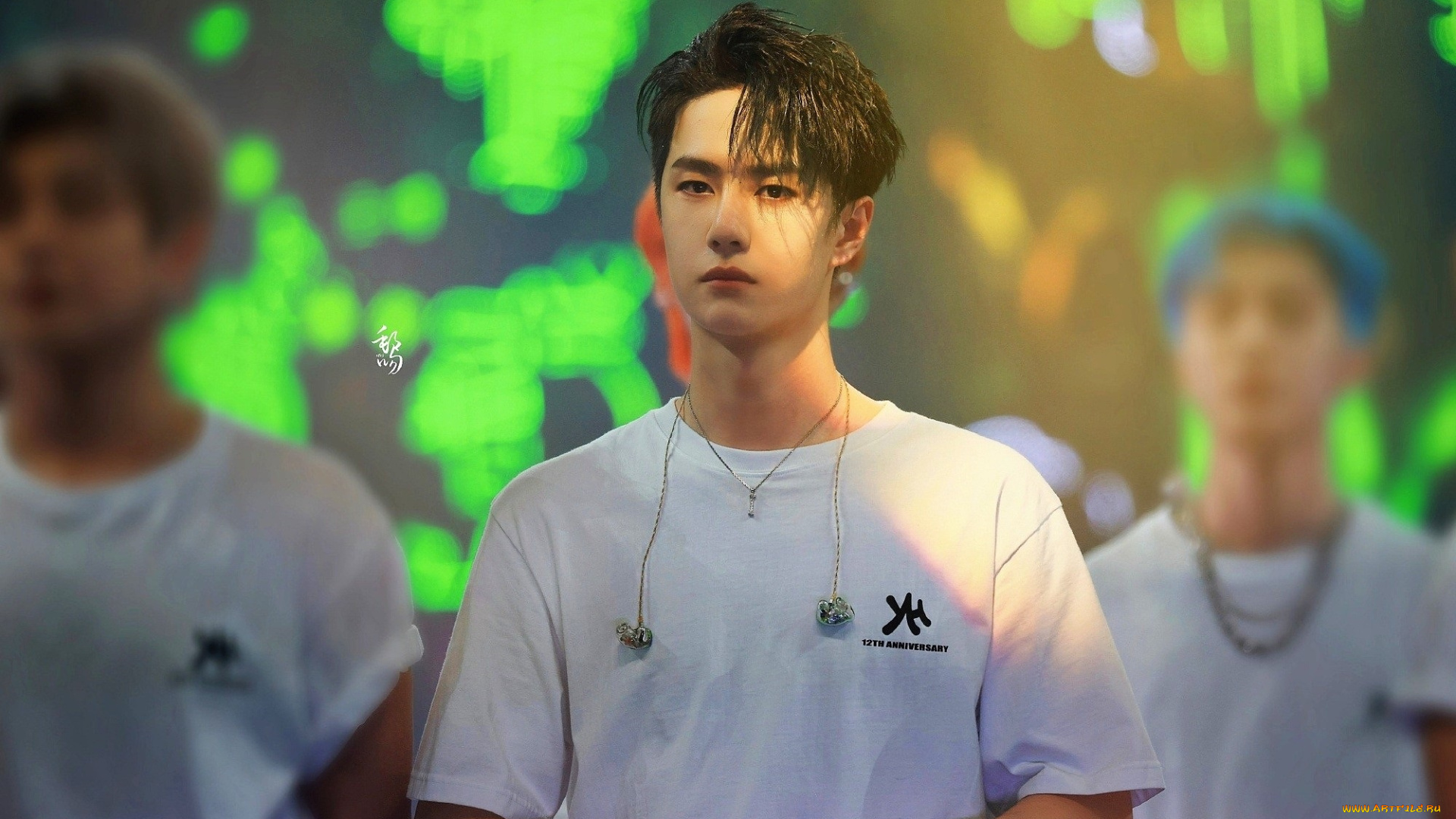 мужчины, wang, yi, bo, футболка, наушники, сцена