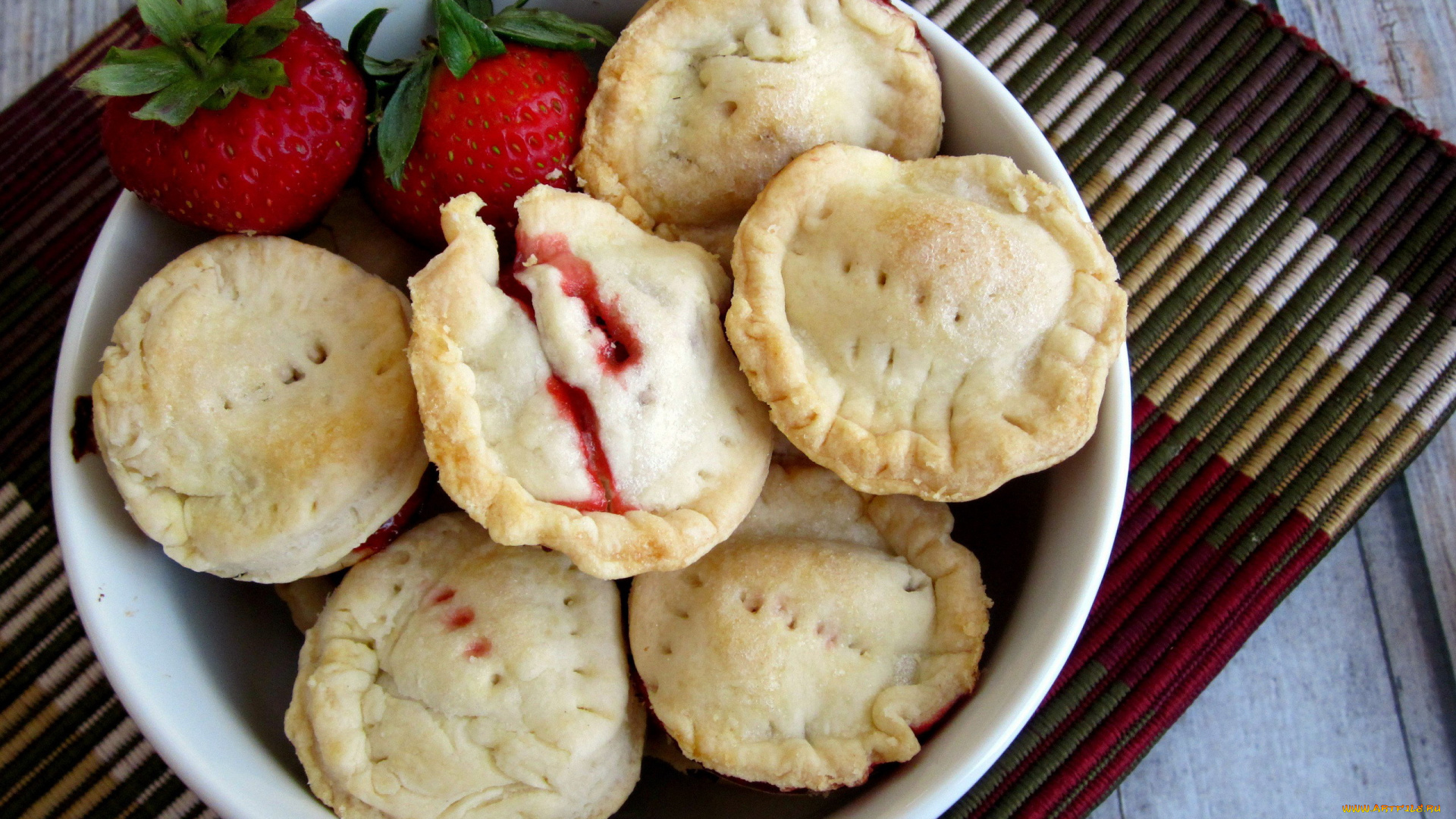 еда, хлеб, , выпечка, выпечка, пирожки, клубника