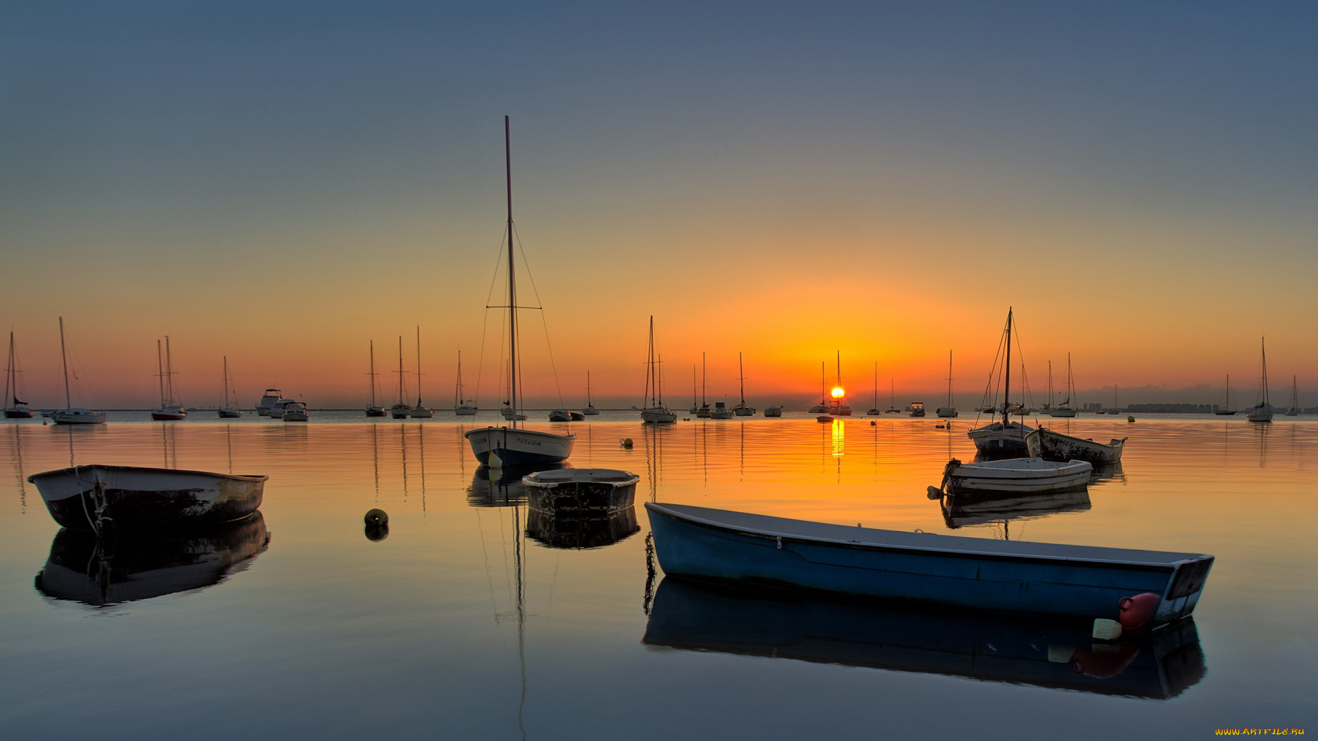 корабли, разные, вместе, вечер, закат, залив, лодки