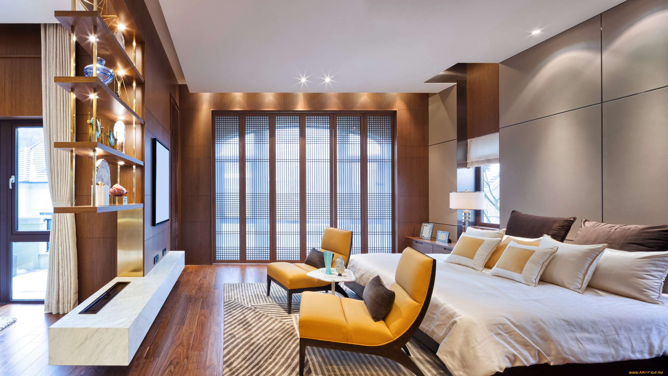 интерьер, спальня, кровать, подушки, телевизор, кресла