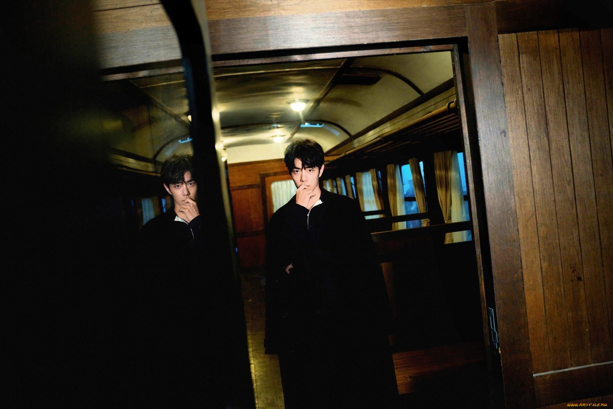 мужчины, xiao, zhan, актер, пиджак, вагон, зеркало