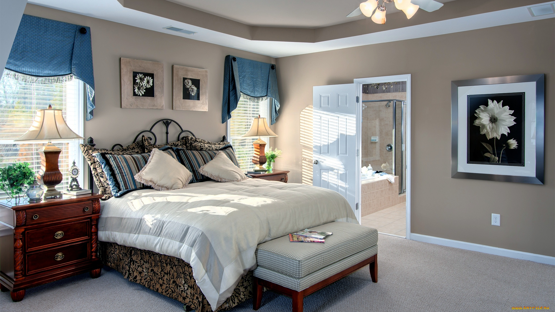 интерьер, спальня, подушки, картины, кровать