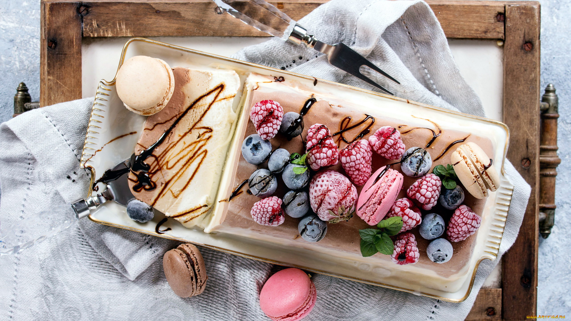 еда, макаруны, ягоды, десерт