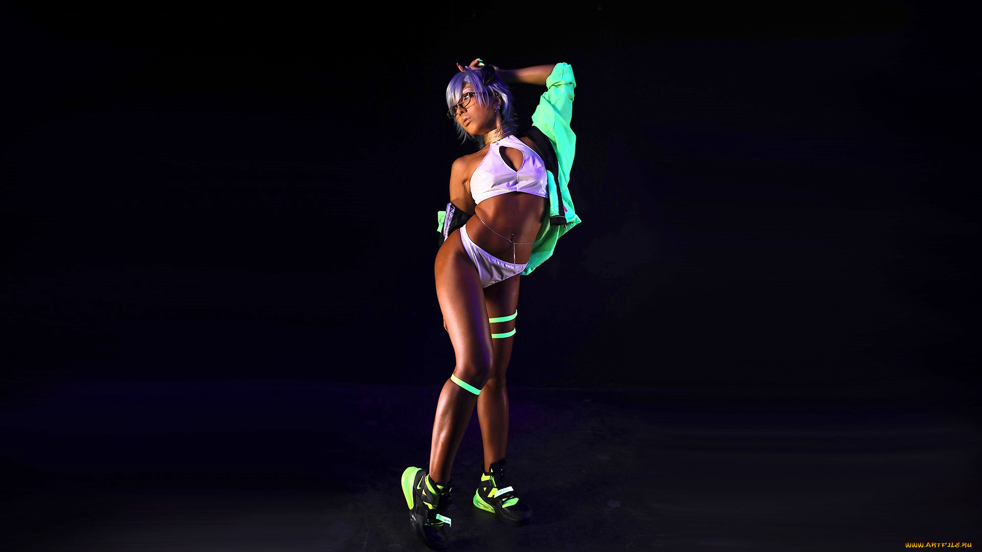 девушки, nonsummerjack, образ, очки, белье, куртка, неон, кроссовки