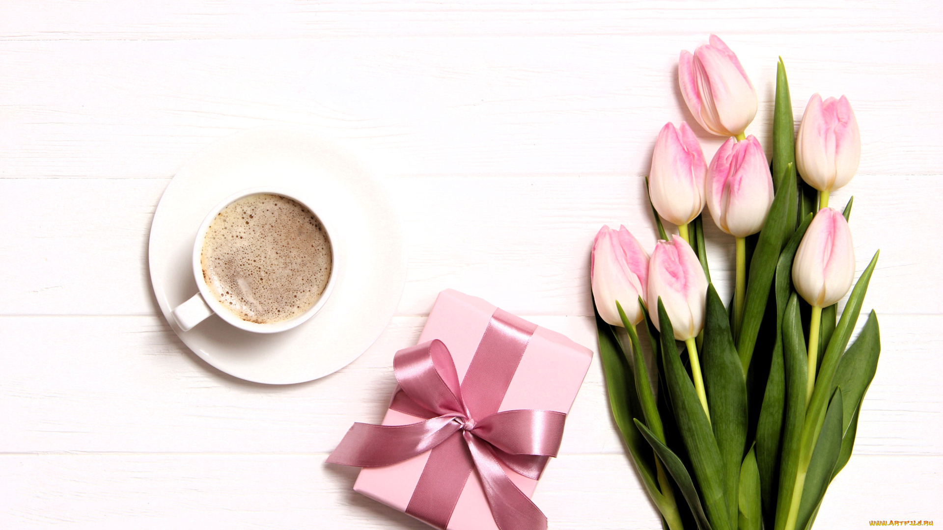 праздничные, международный, женский, день, -, 8, марта, тюльпаны, букет, кофе, чашка, блюдце, подарок