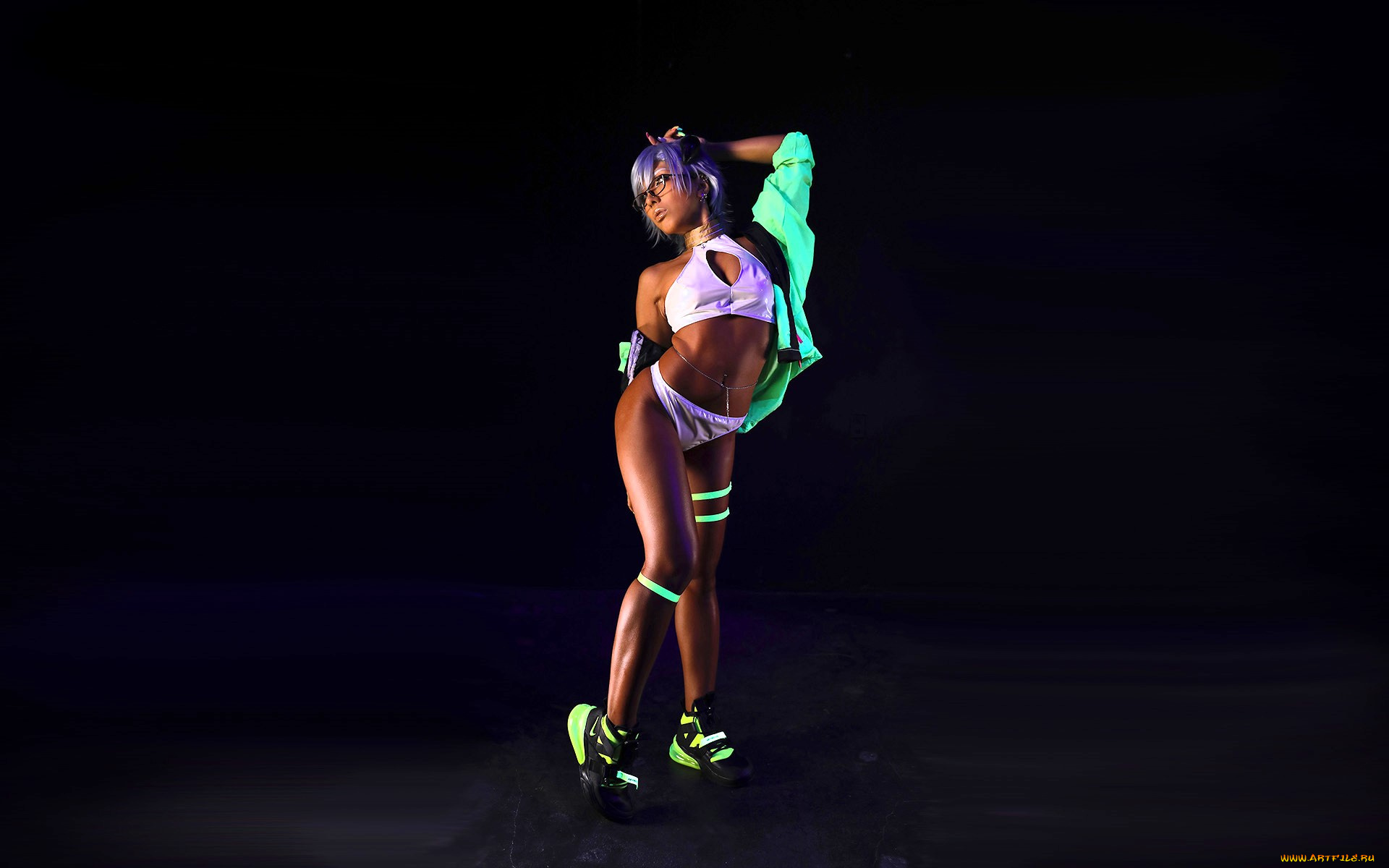 девушки, nonsummerjack, образ, очки, белье, куртка, неон, кроссовки