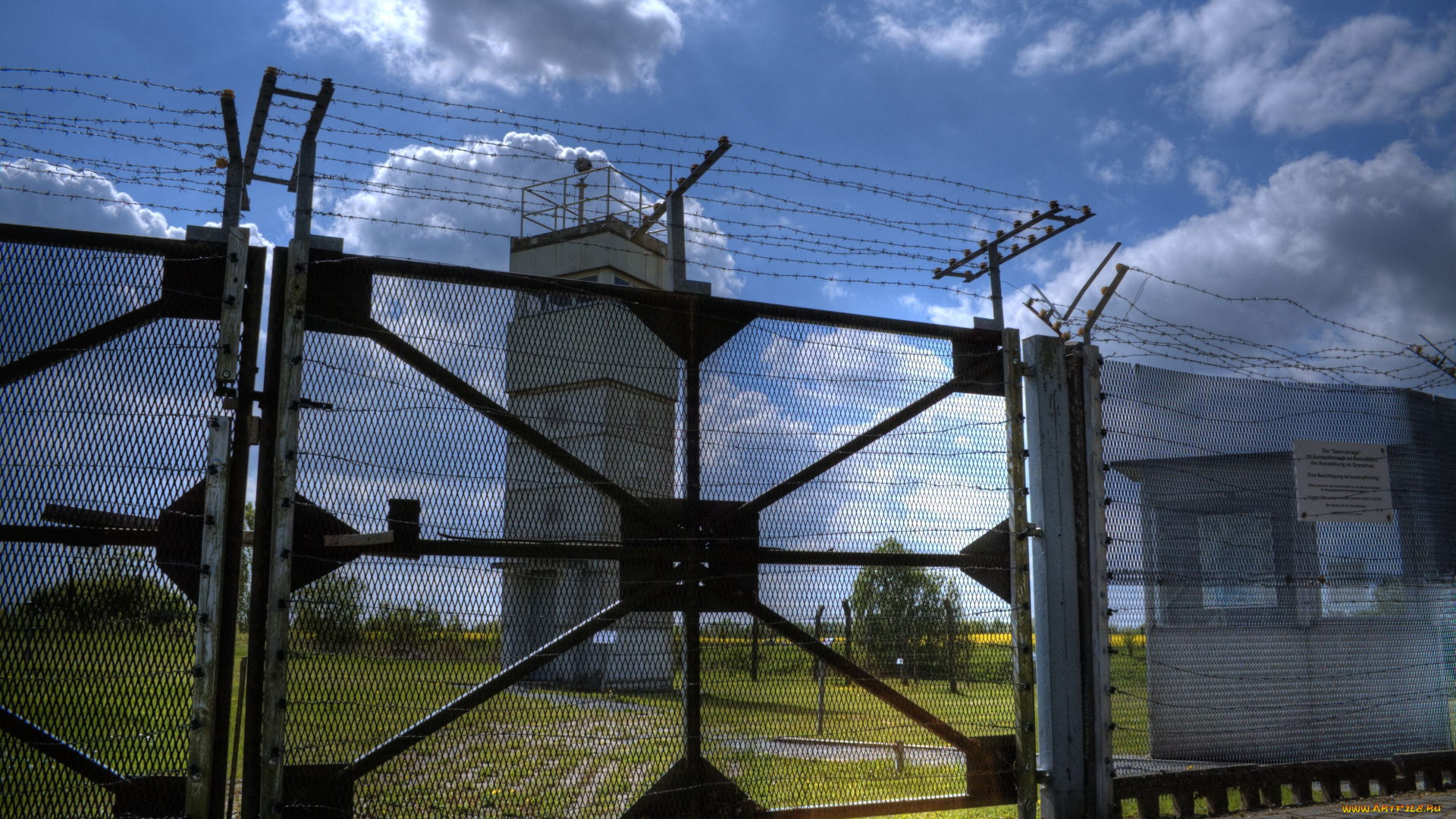 view, from, east, side, on, the, german, border, разное, сооружения, постройки, граница