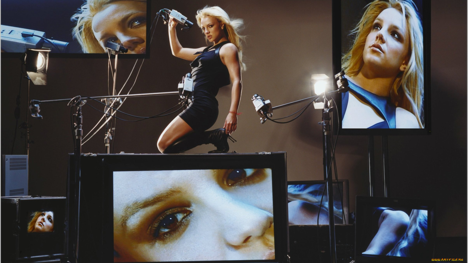 музыка, britney, spears, аппаратура, камеры, телевизоры, блондинка, певица, бритни, спирс, экраны, коллаж
