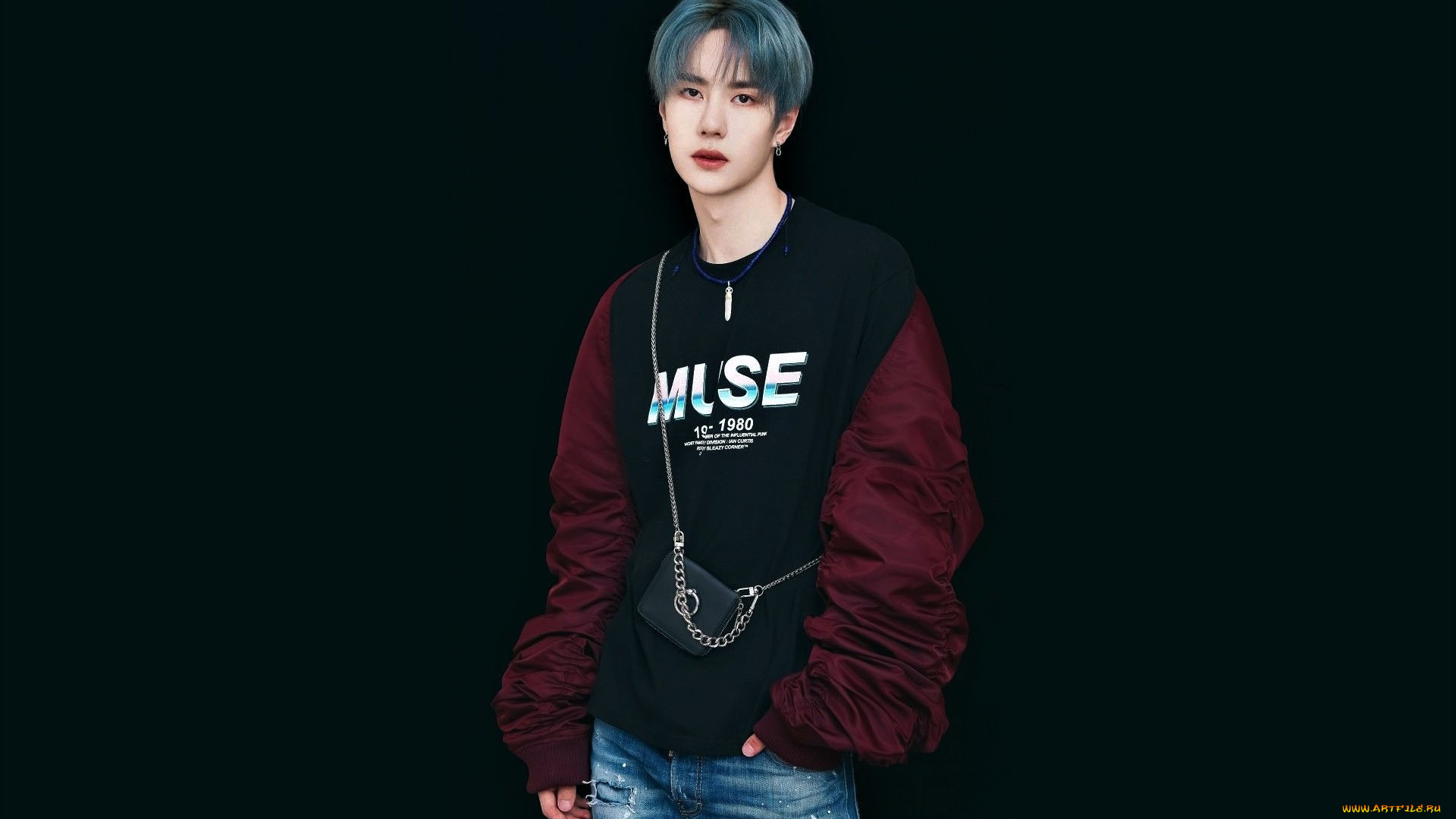 мужчины, wang, yi, bo, свитер, джинсы, сумочка