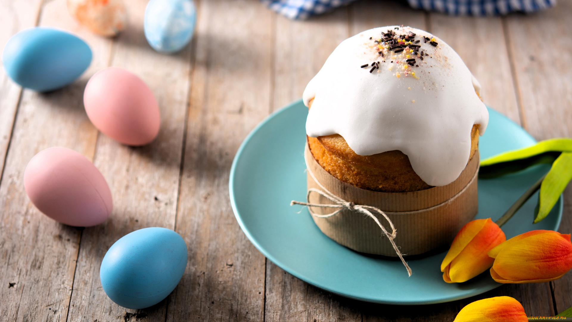 праздничные, пасха, столешница, яйца, тарелка, кулич, тюльпаны