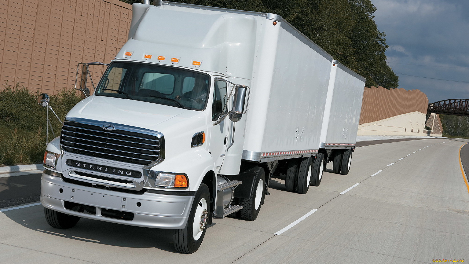 автомобили, sterling