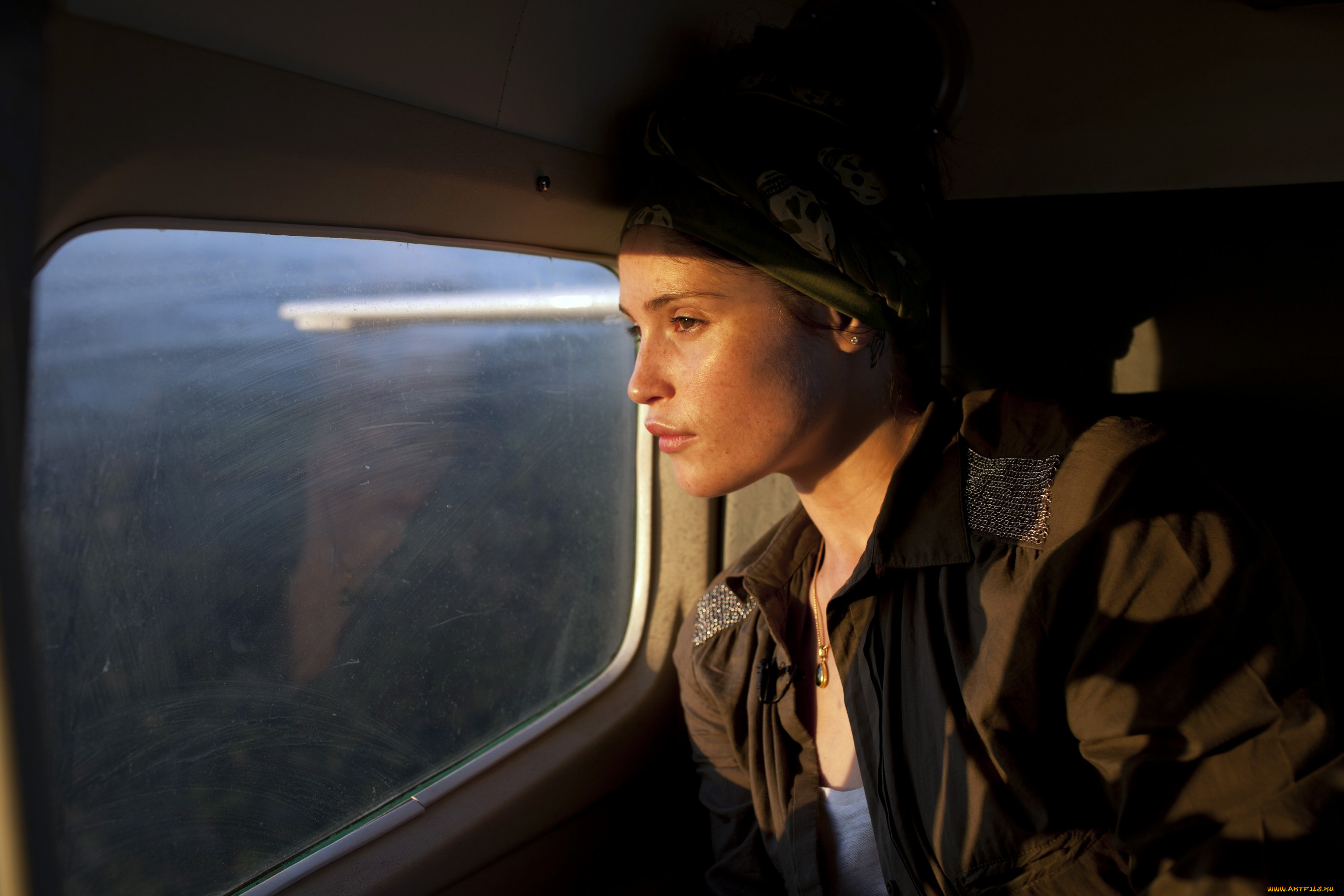 девушки, gemma, arterton, актриса, куртка, окно, самолет