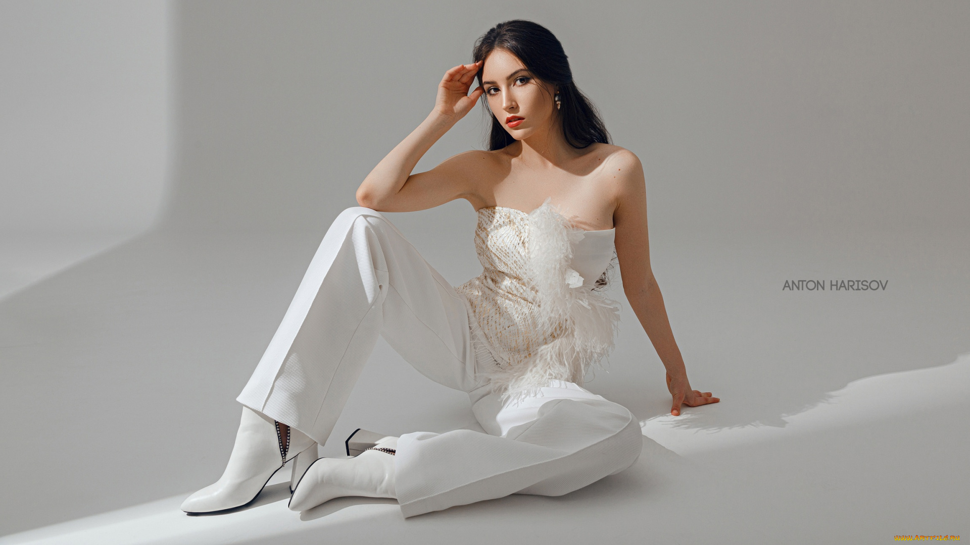 мария, башмакова, девушки, девушка, женщина, брюнетка, темноволосая, сексуальная, модель, звезда, позирует, разная, обувь, верхняя, стильная, одежда, нижнее, эротическое, бельё, трусы, лифчик, колготки, чулки, аксессуары, макияж, и, множество, элементов, на, фотографии