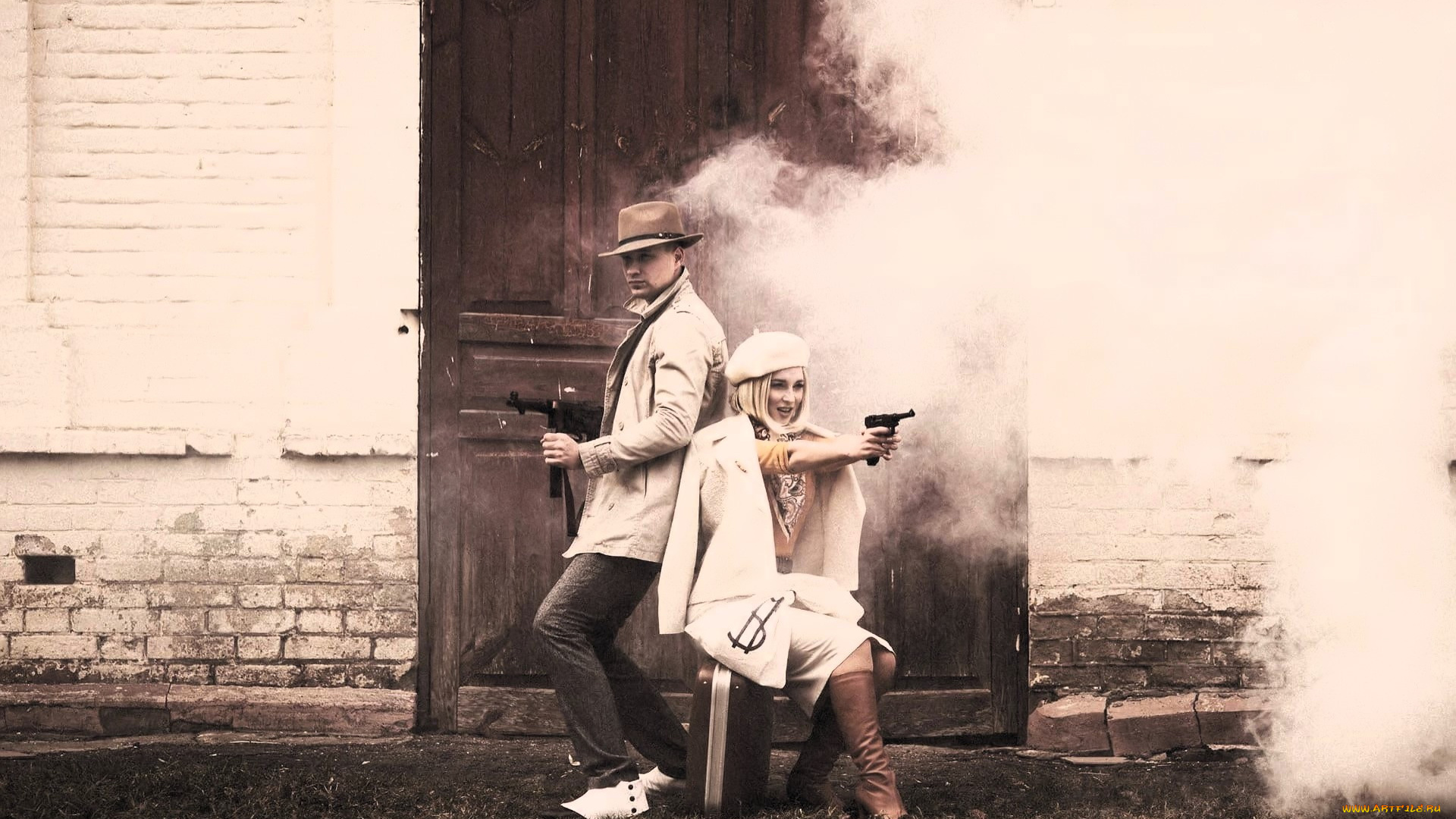 девушки, анна, шаховская, косплей, образы, бонни, и, клайд, оружие, дым, здание, дверь, чемодан
