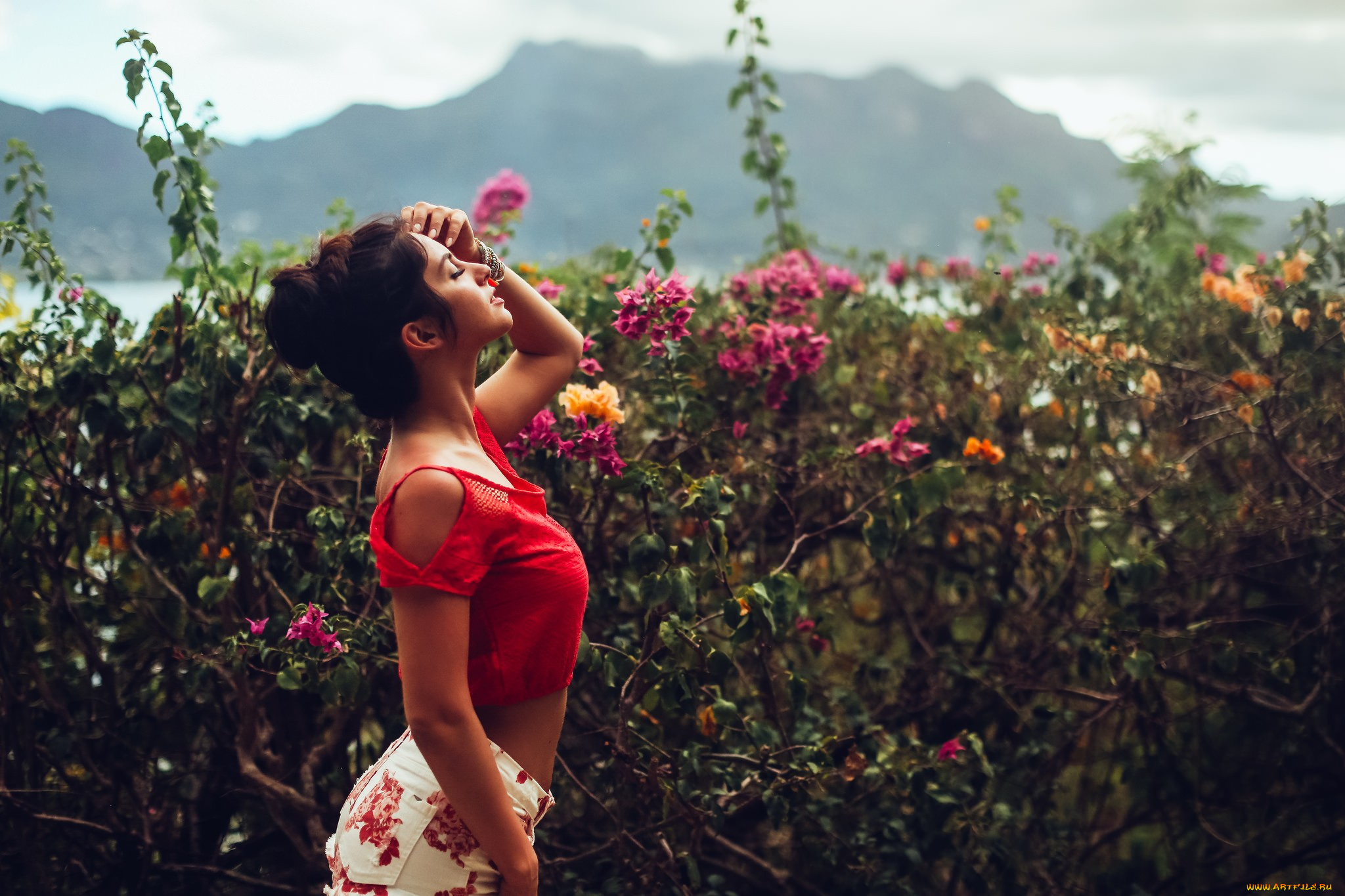 девушки, aurela, skandaj, aurela, skandaj, женщины, шорты, закрытые, глаза, открытый, рот, майка