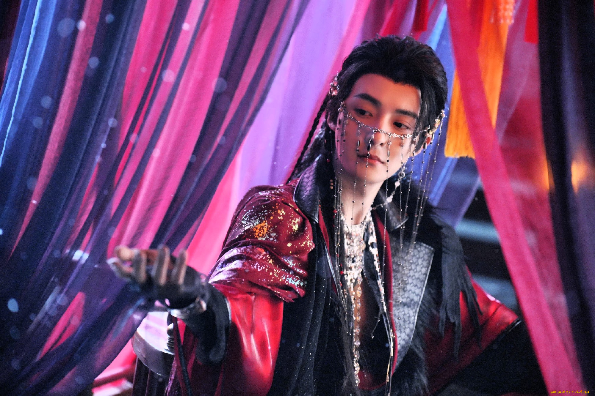 love, behind, the, mask, кино, фильмы, -unknown, , другое, парень, наряд, маска, шторы