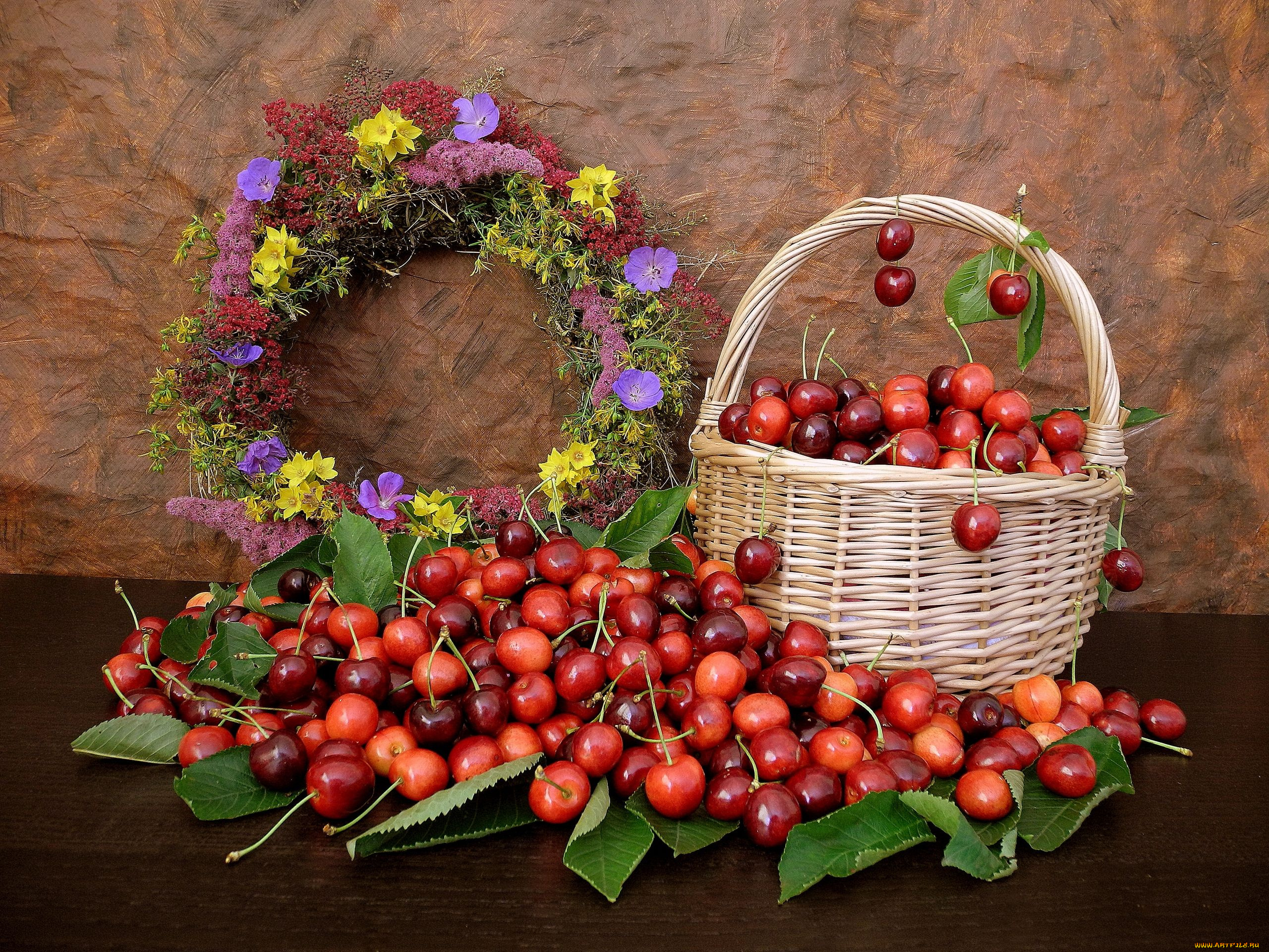 еда, вишня, черешня, натюрморт, цветы, листья, венок, корзинка, ягоды