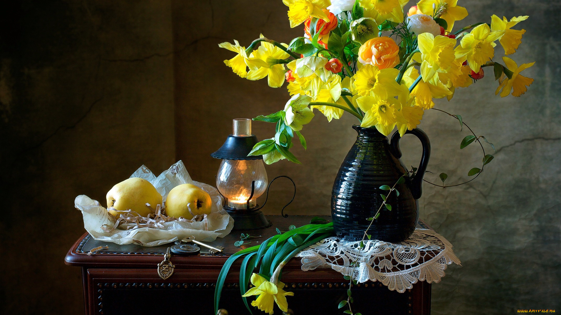 еда, натюрморт, лампа, яблоки, нарциссы, букет