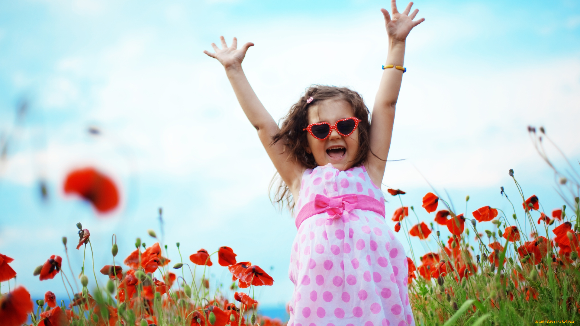 разное, дети, девочка, очки, платье, поле, маки, радость