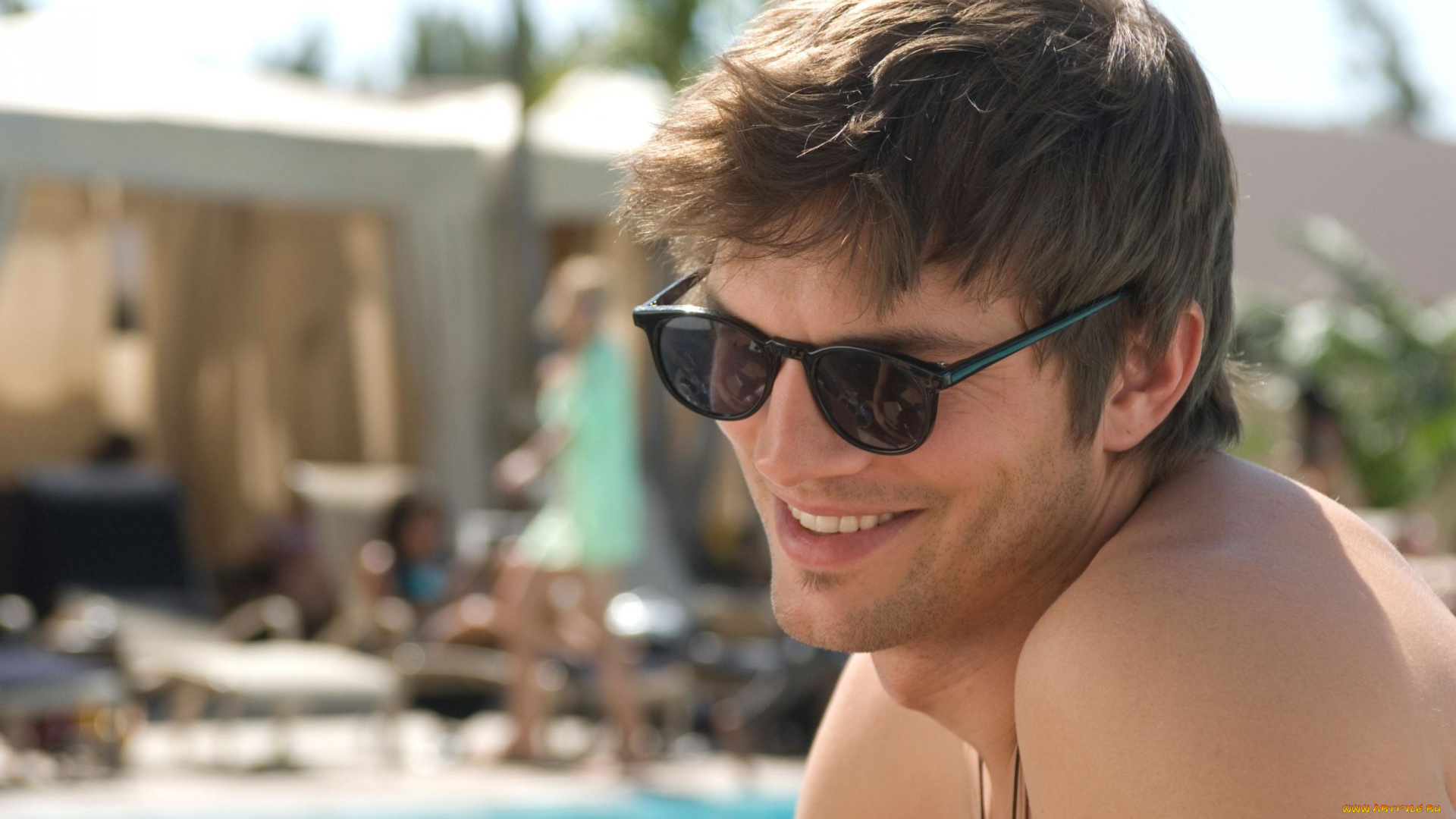 кино, фильмы, spread, парень, очки, бассейн
