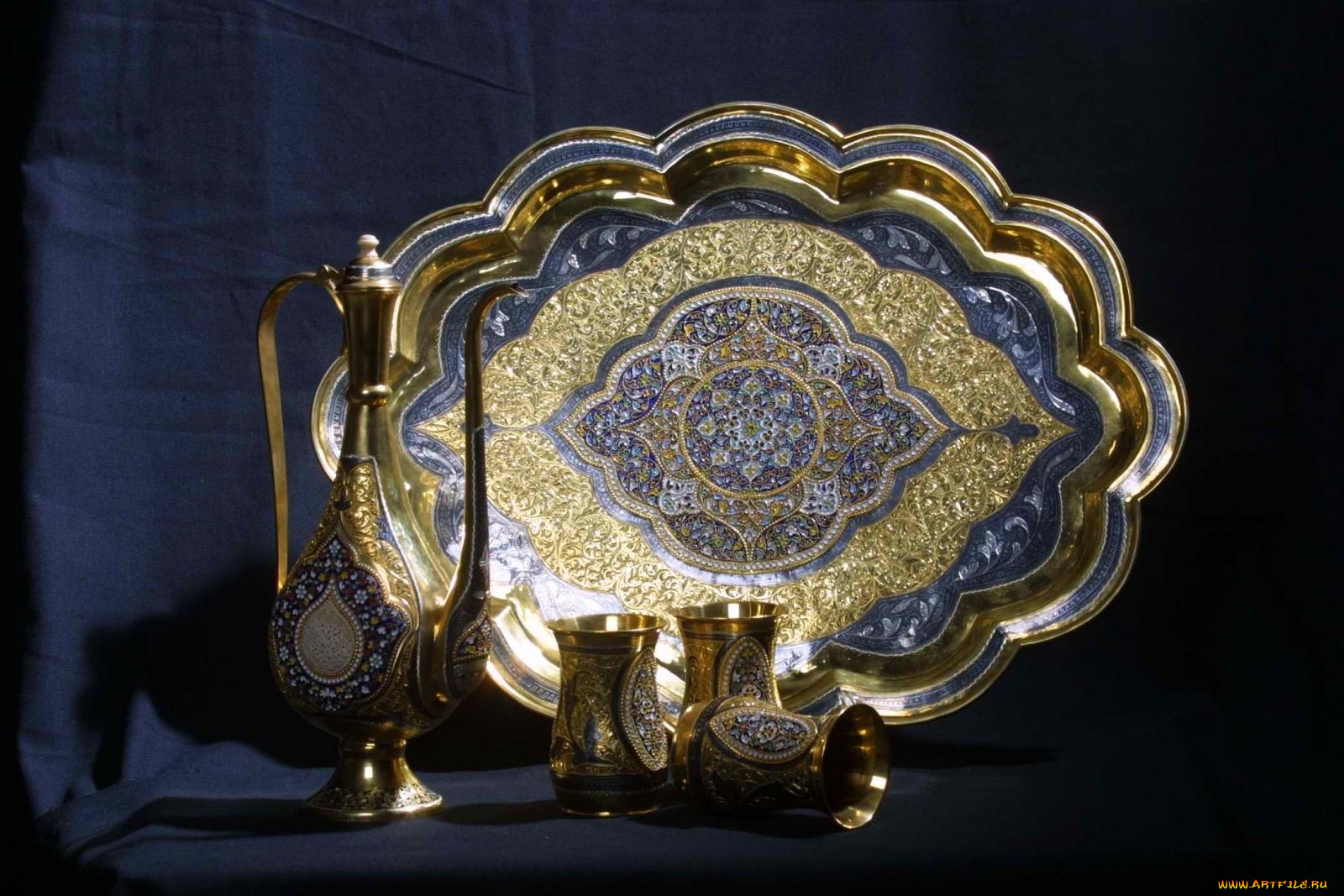 разное, посуда, столовые, приборы, кухонная, утварь, кувшин, бокалы, чеканка, поднос