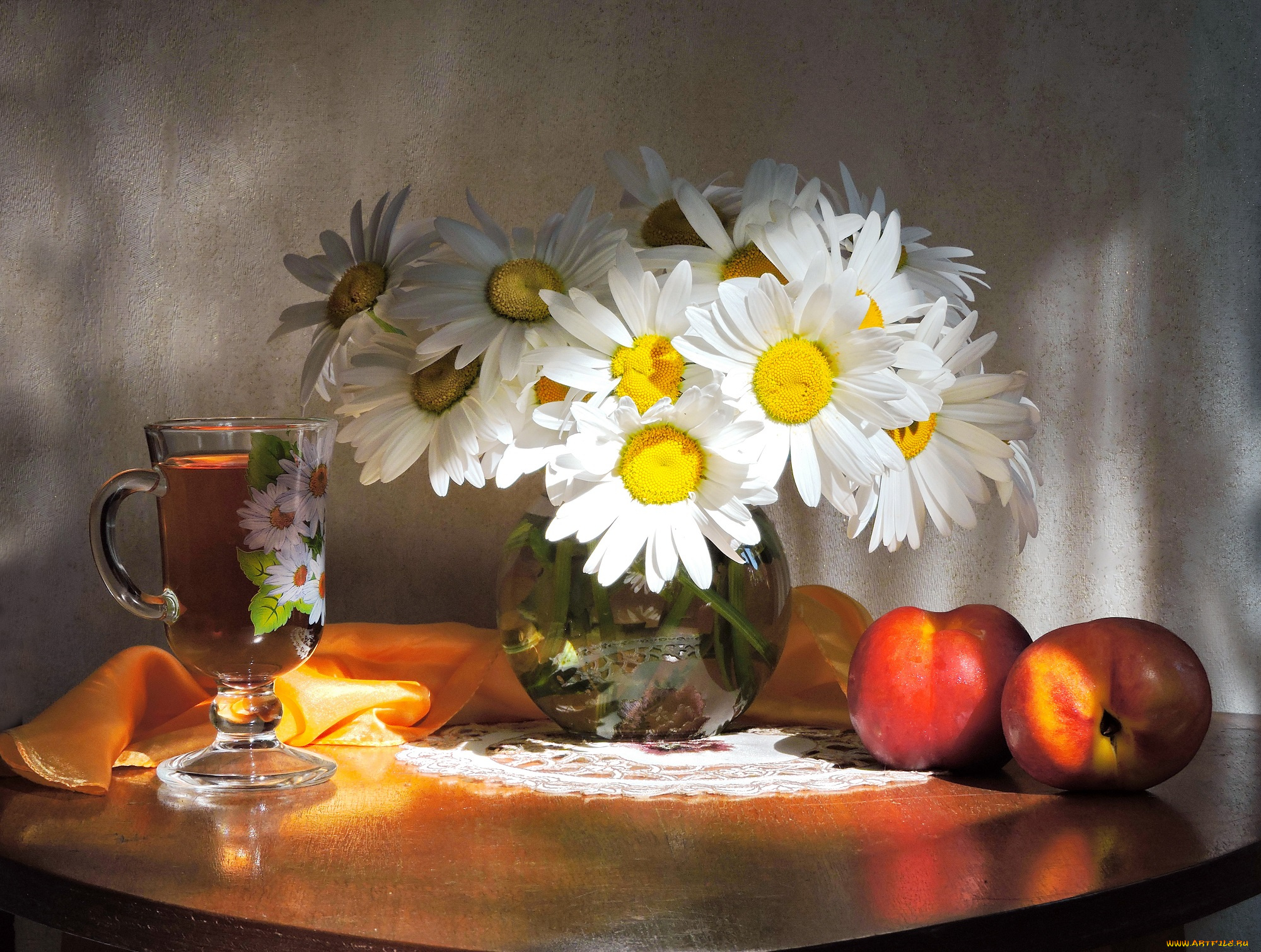 еда, натюрморт, утро, ромашки, чай, фото, фрукты, нектарины, конкурс, бокал, летний, завтрак, цветы