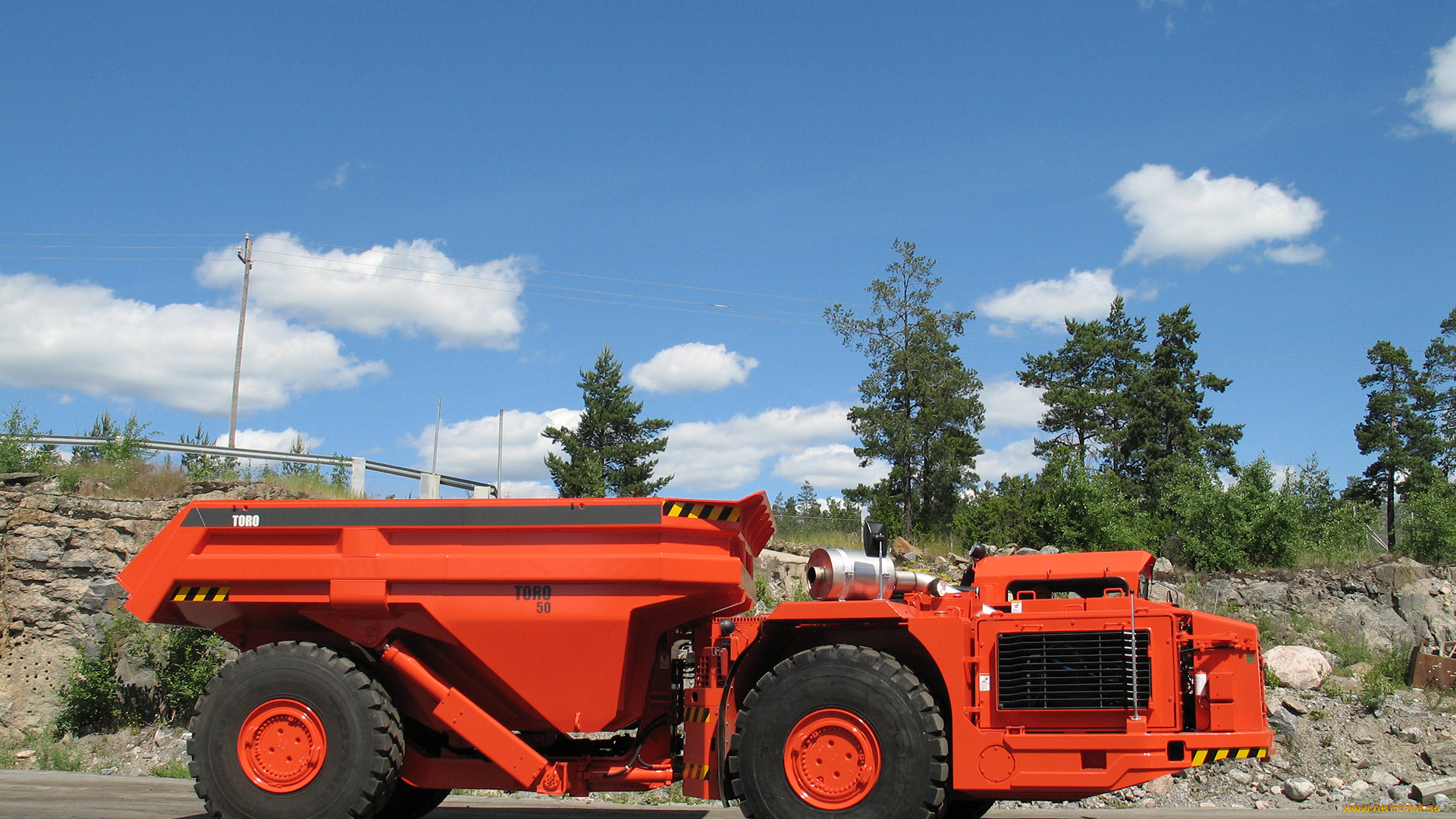 автомобили, грузовики