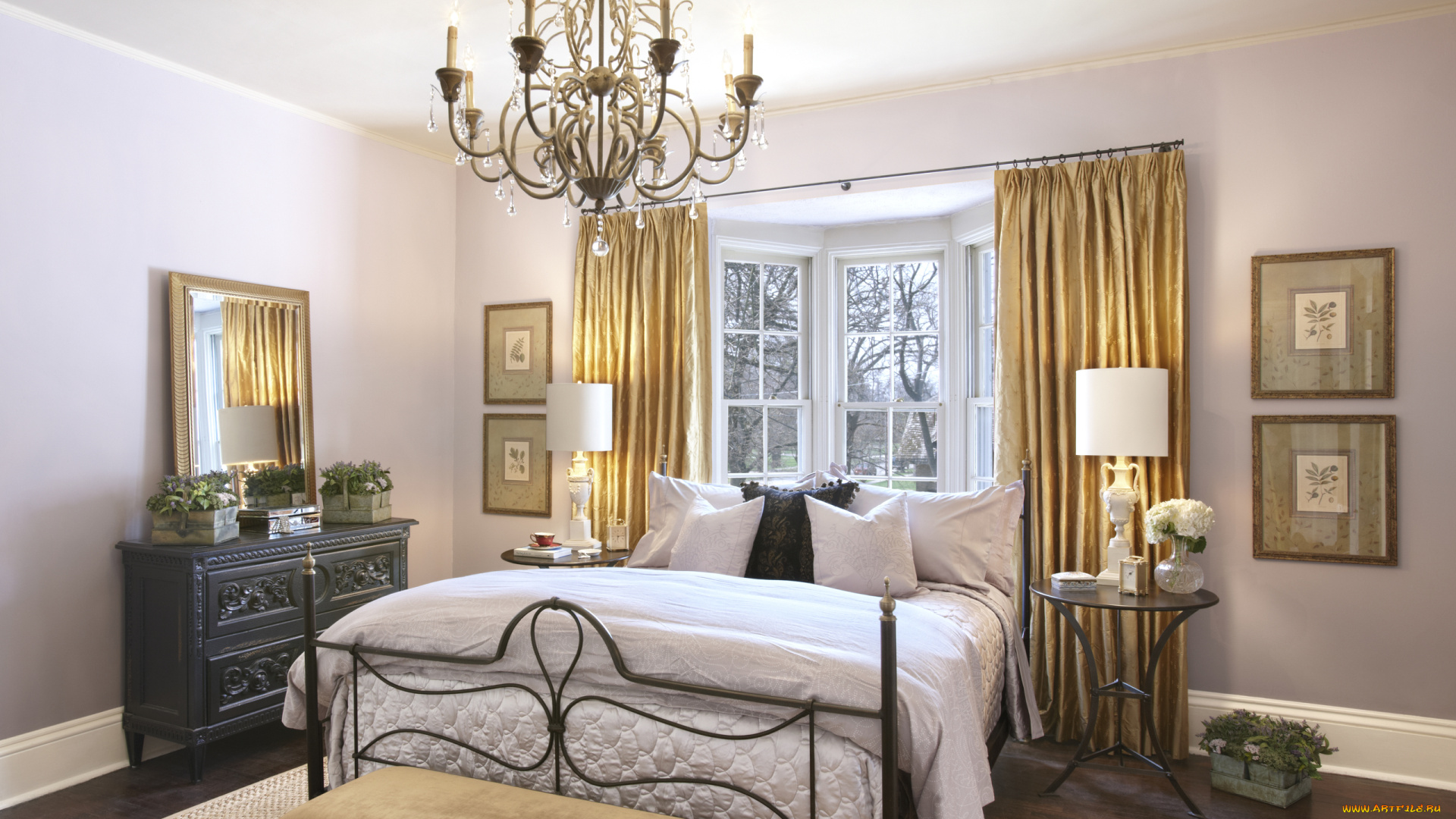 интерьер, спальня, цветы, букет, комната, зеркало, вазочка, кровать, люстра, шторы, окно, подушки