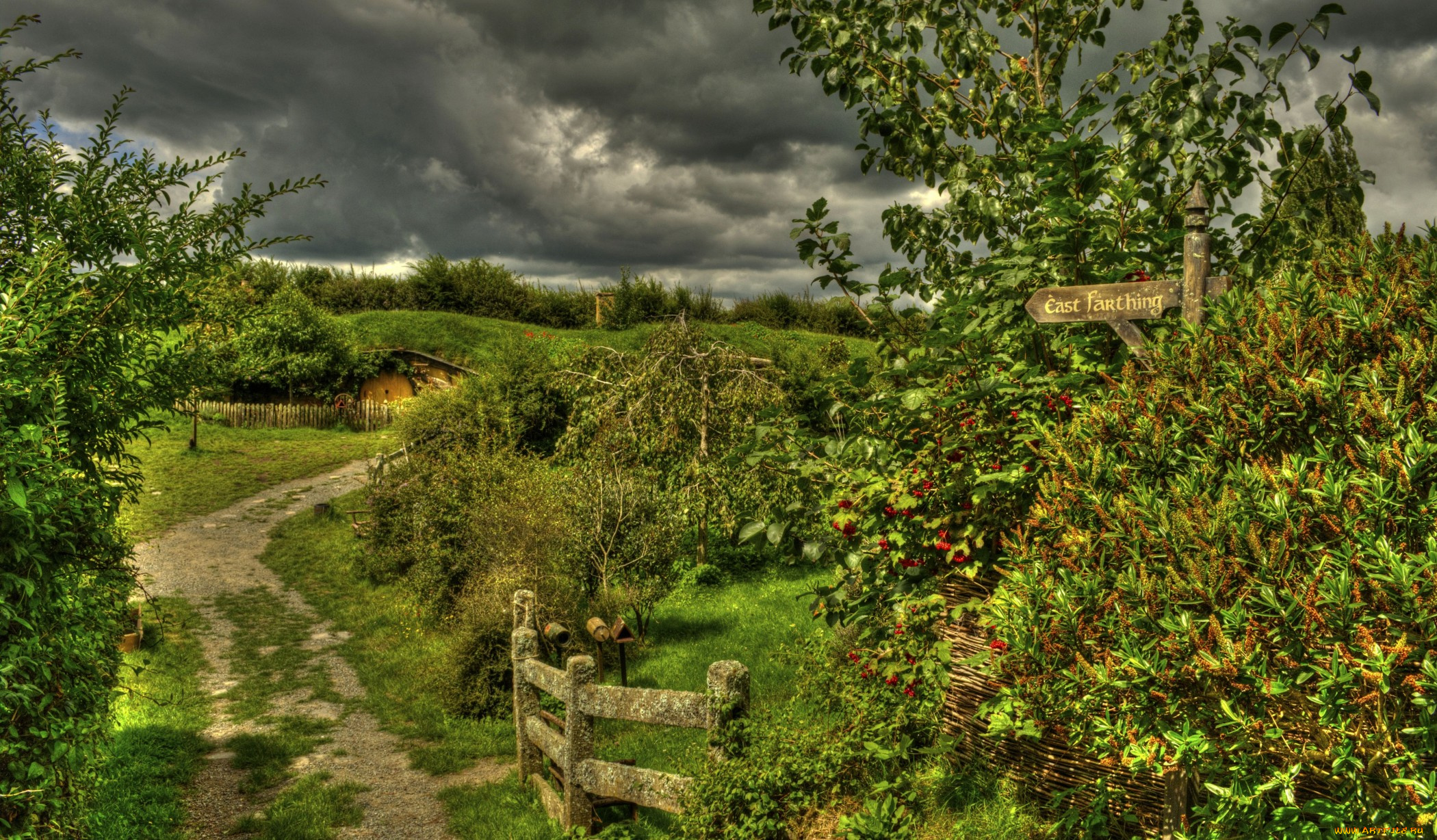 this, way, to, east, farthing, природа, дороги, забор, зелень, лето, дорога, сады, деревья