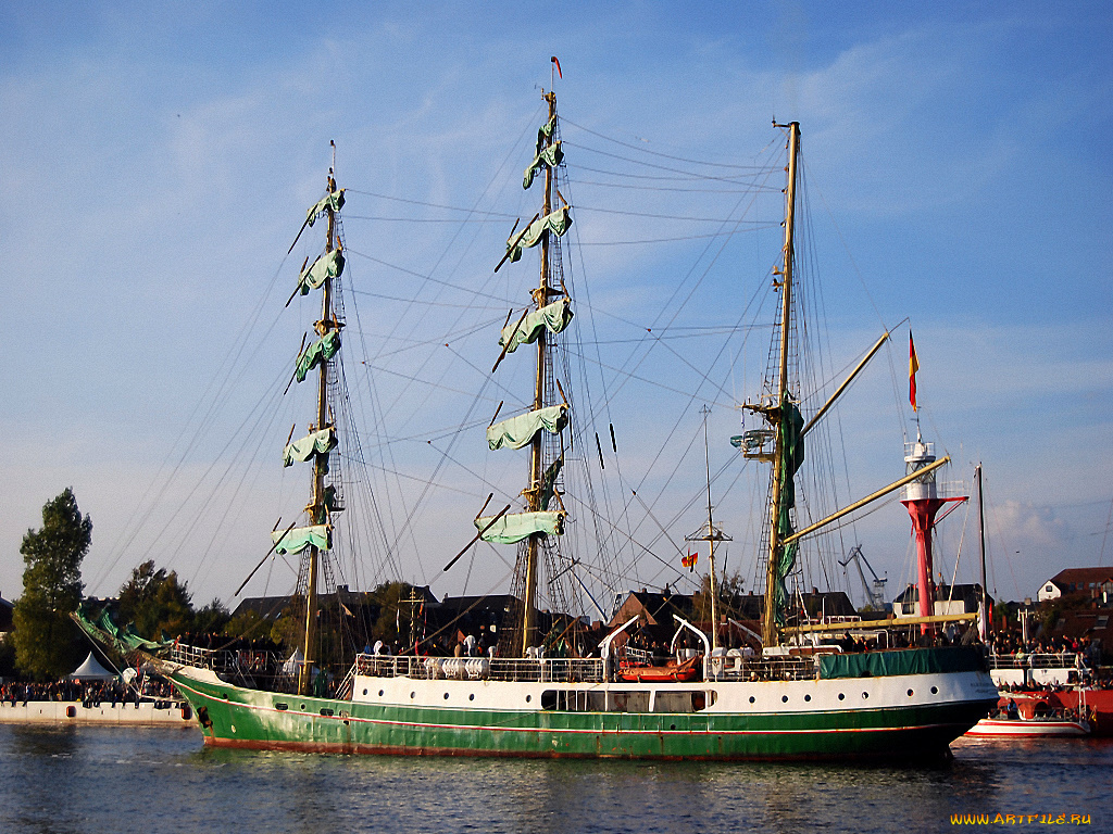 корабли, парусники