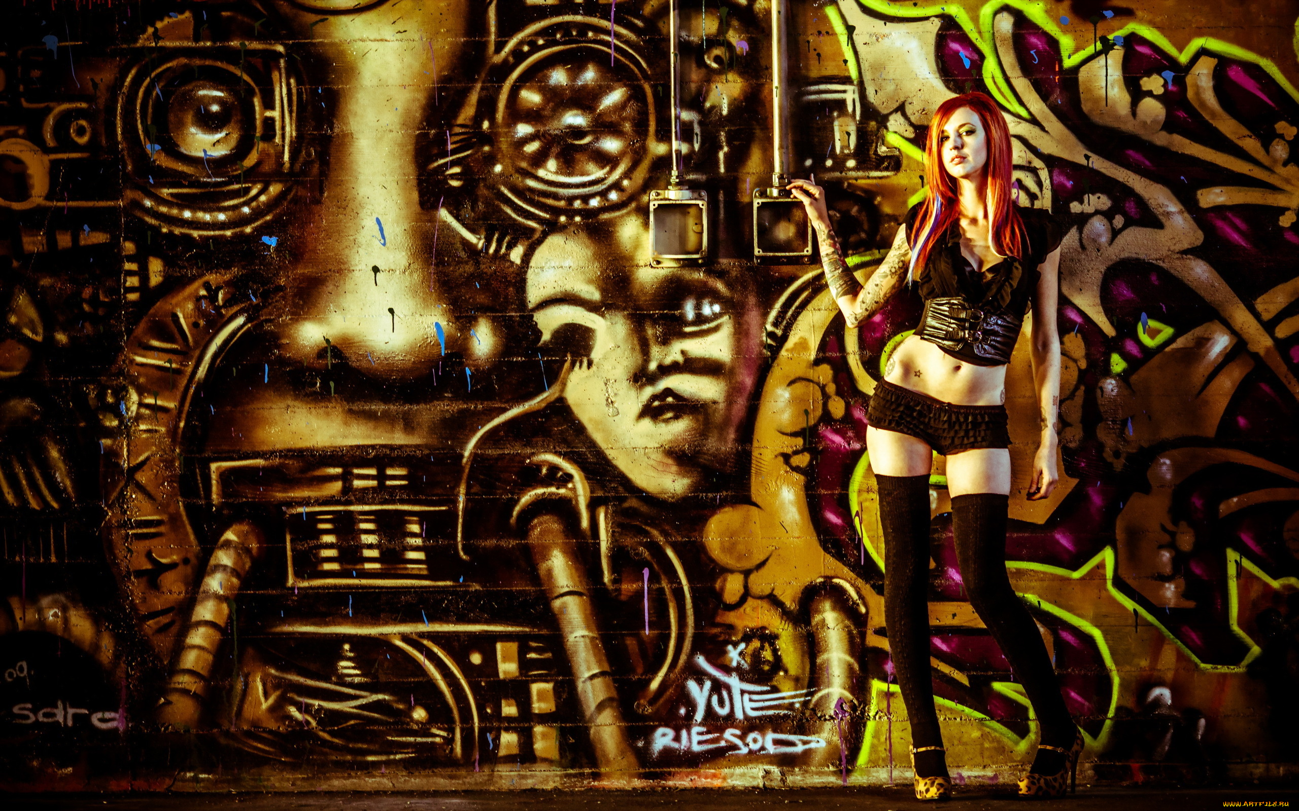 Charli, Blake, девушки, граффити, стена