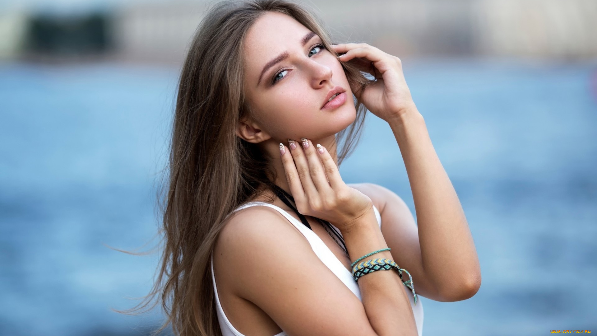 девушки, -unsort, , брюнетки, , шатенки, маникюр, браслеты, майка