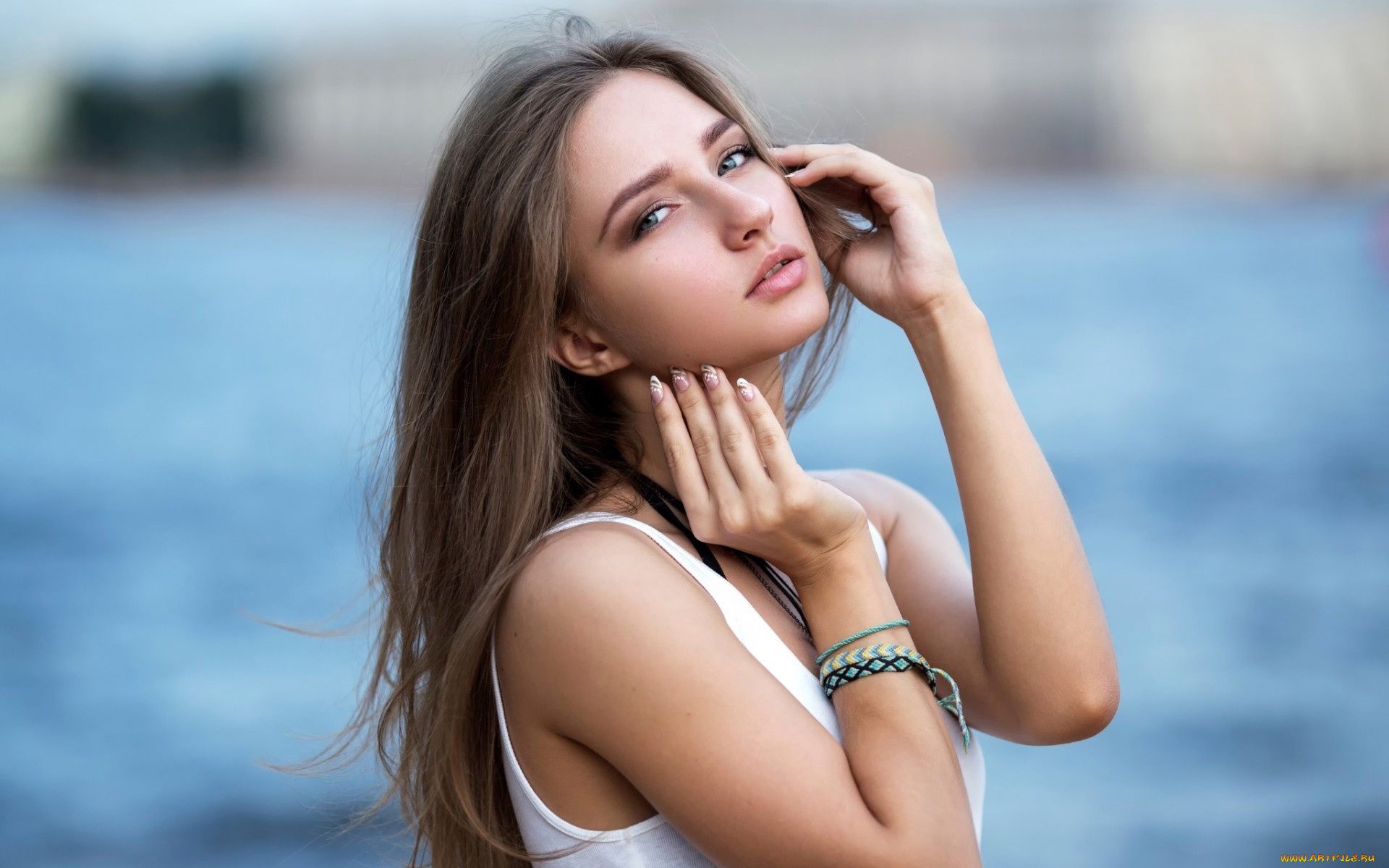 девушки, -unsort, , брюнетки, , шатенки, маникюр, браслеты, майка