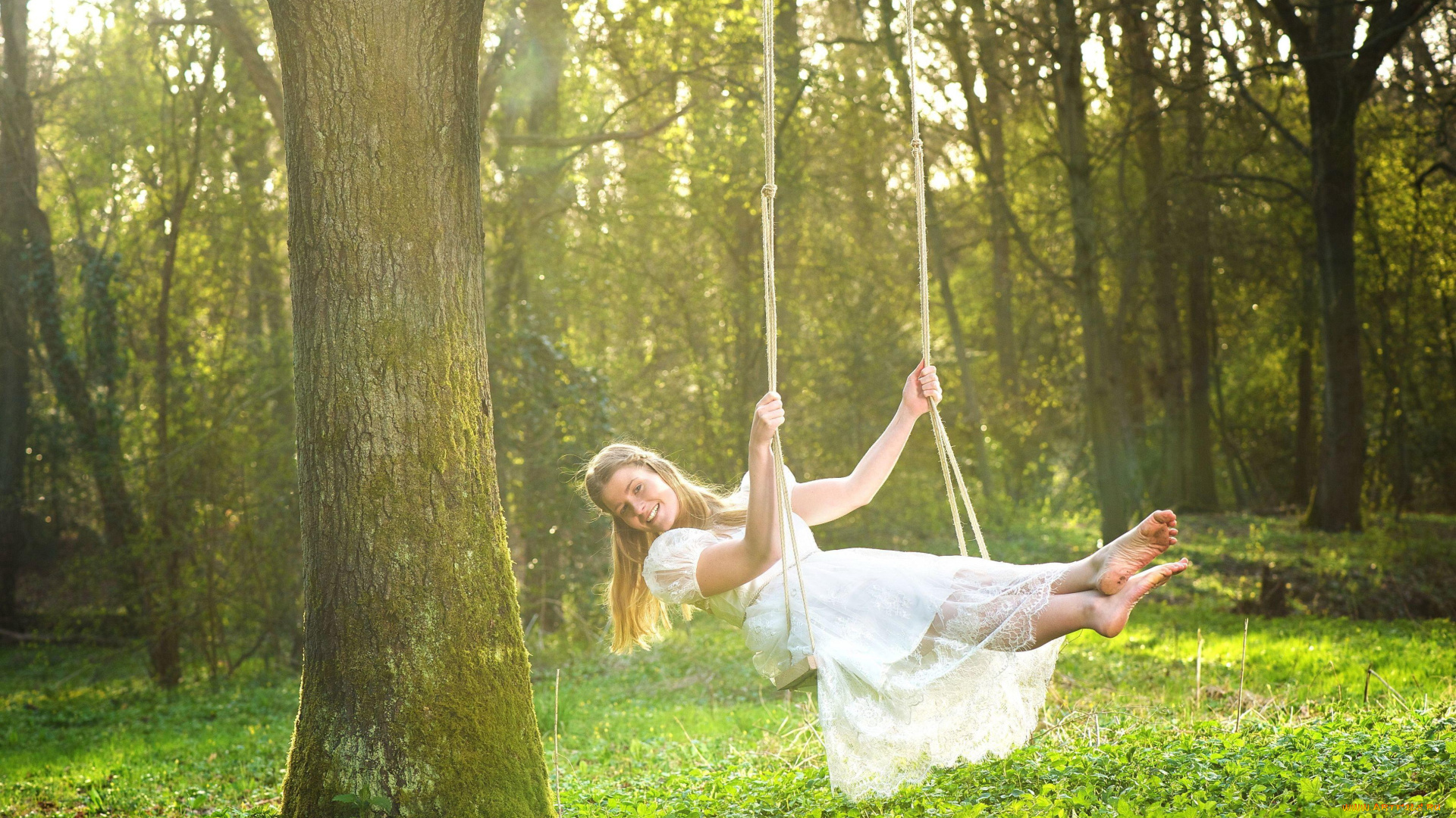 девушки, -unsort, , блондинки, , светловолосые, блондинка, лес, качели, платье, улыбка