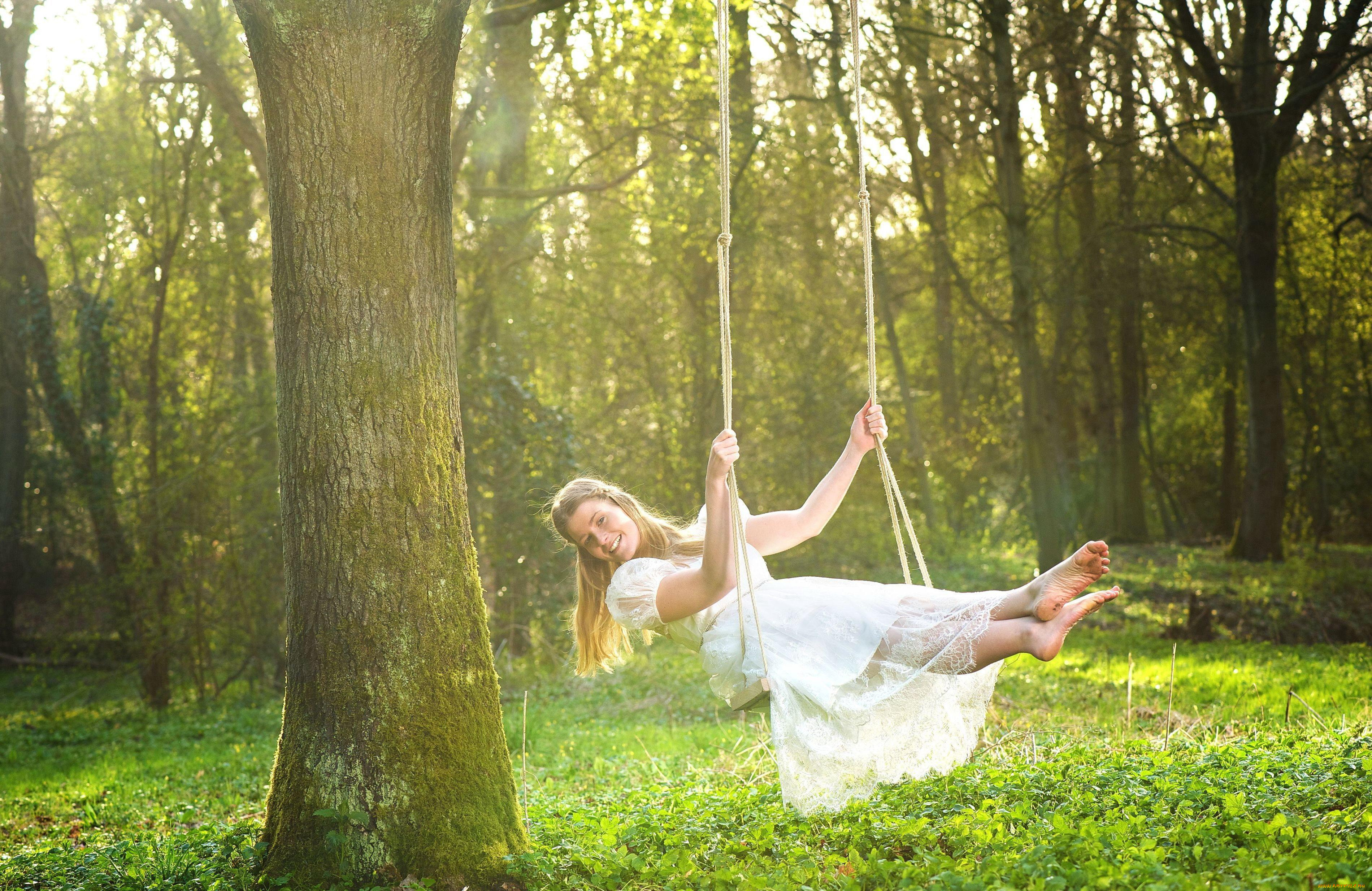 девушки, -unsort, , блондинки, , светловолосые, блондинка, лес, качели, платье, улыбка