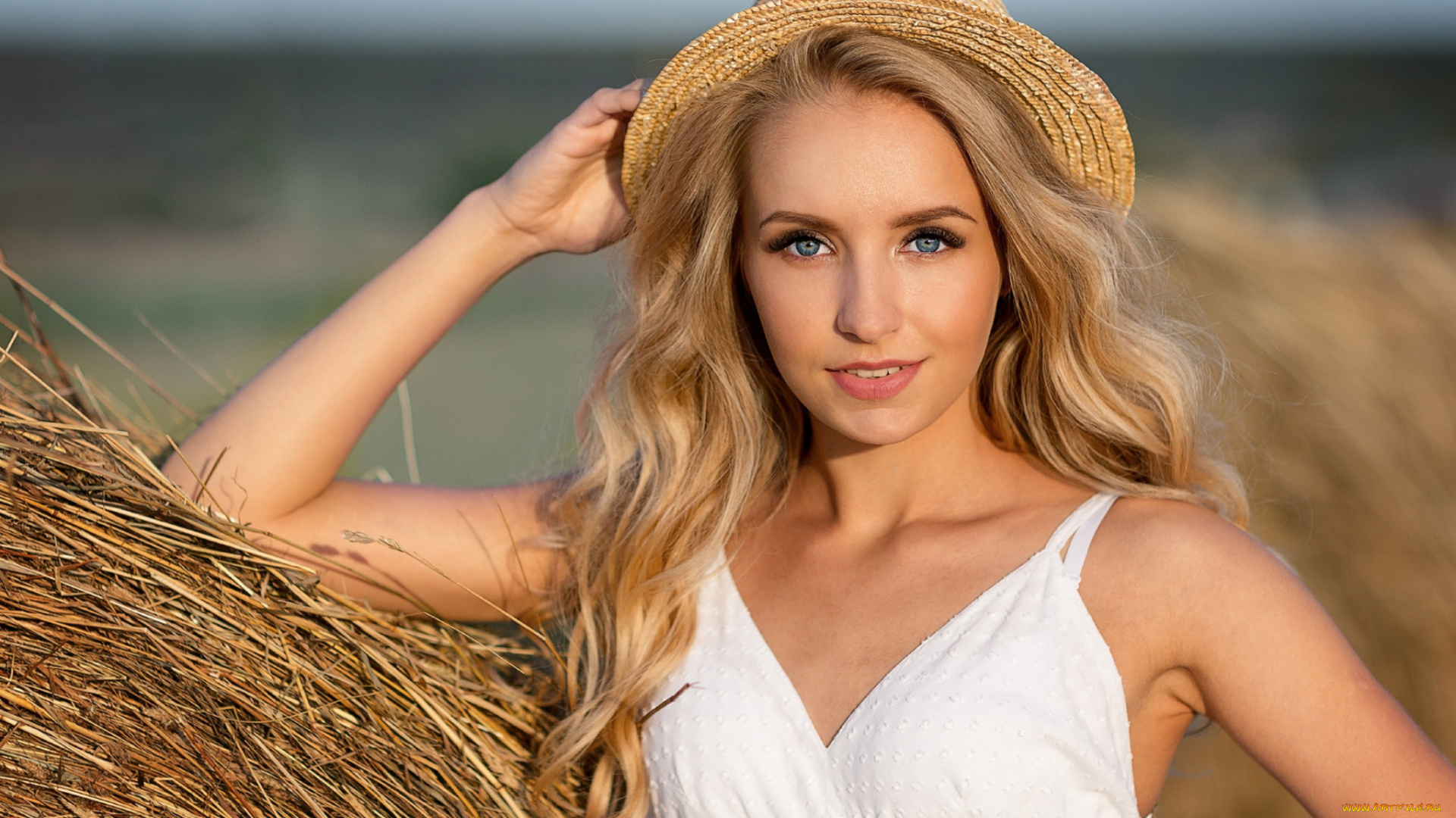девушки, кристина, дикая, девушка, модель, блондинка, красотка, поза, взгляд, макияж, сено, солома, шляпа, лето, кристина, дикая