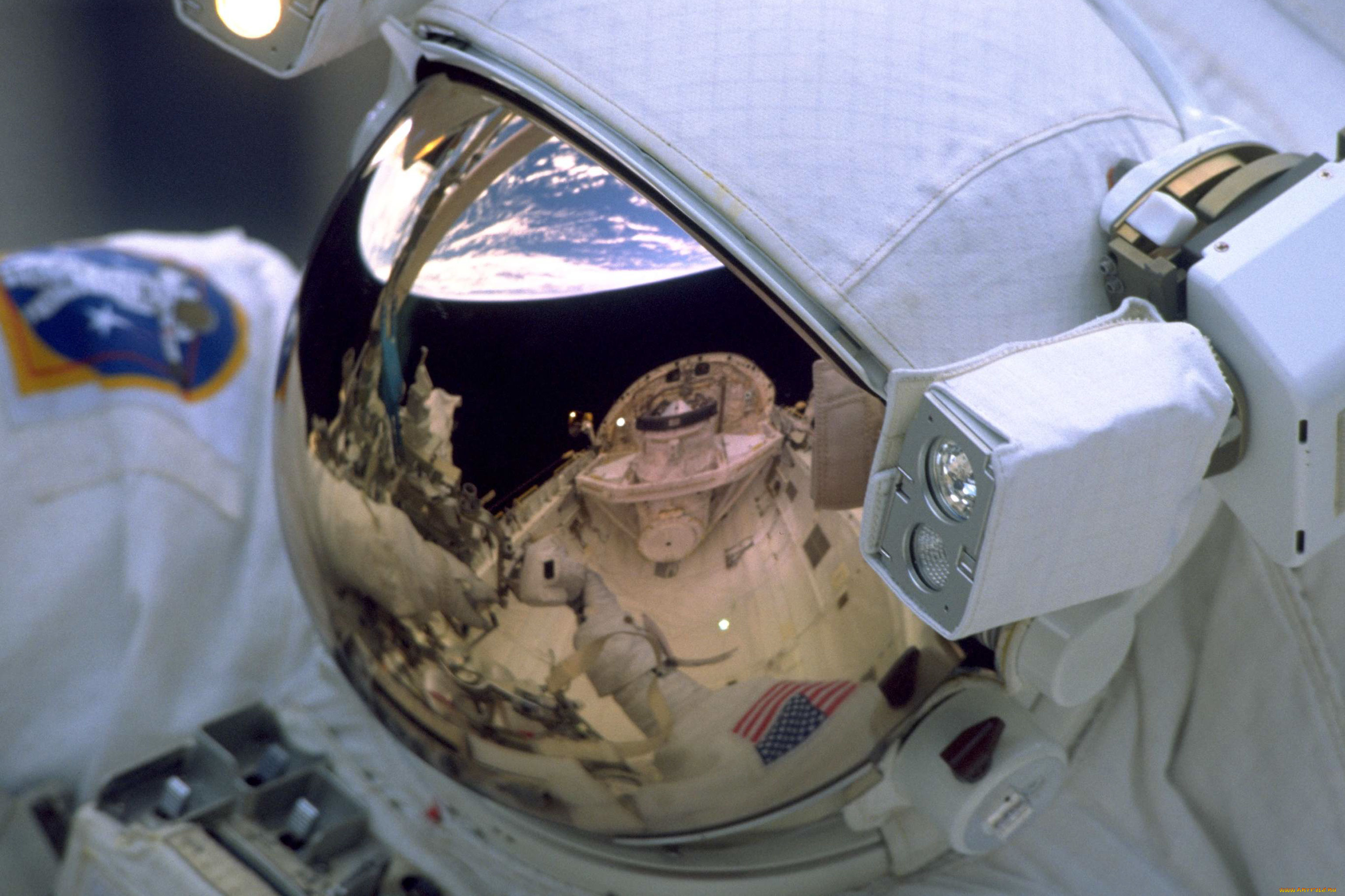 космос, астронавты, космонавты