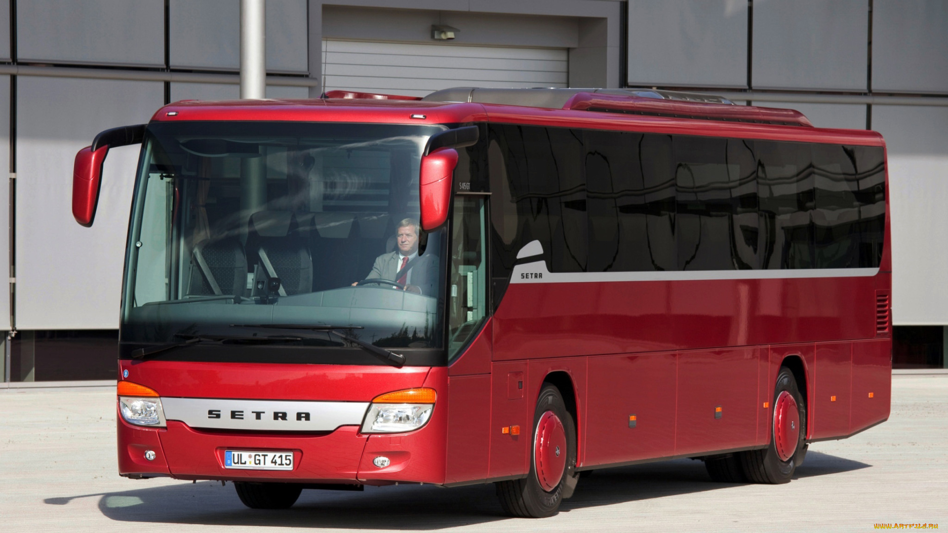 автомобили, автобусы